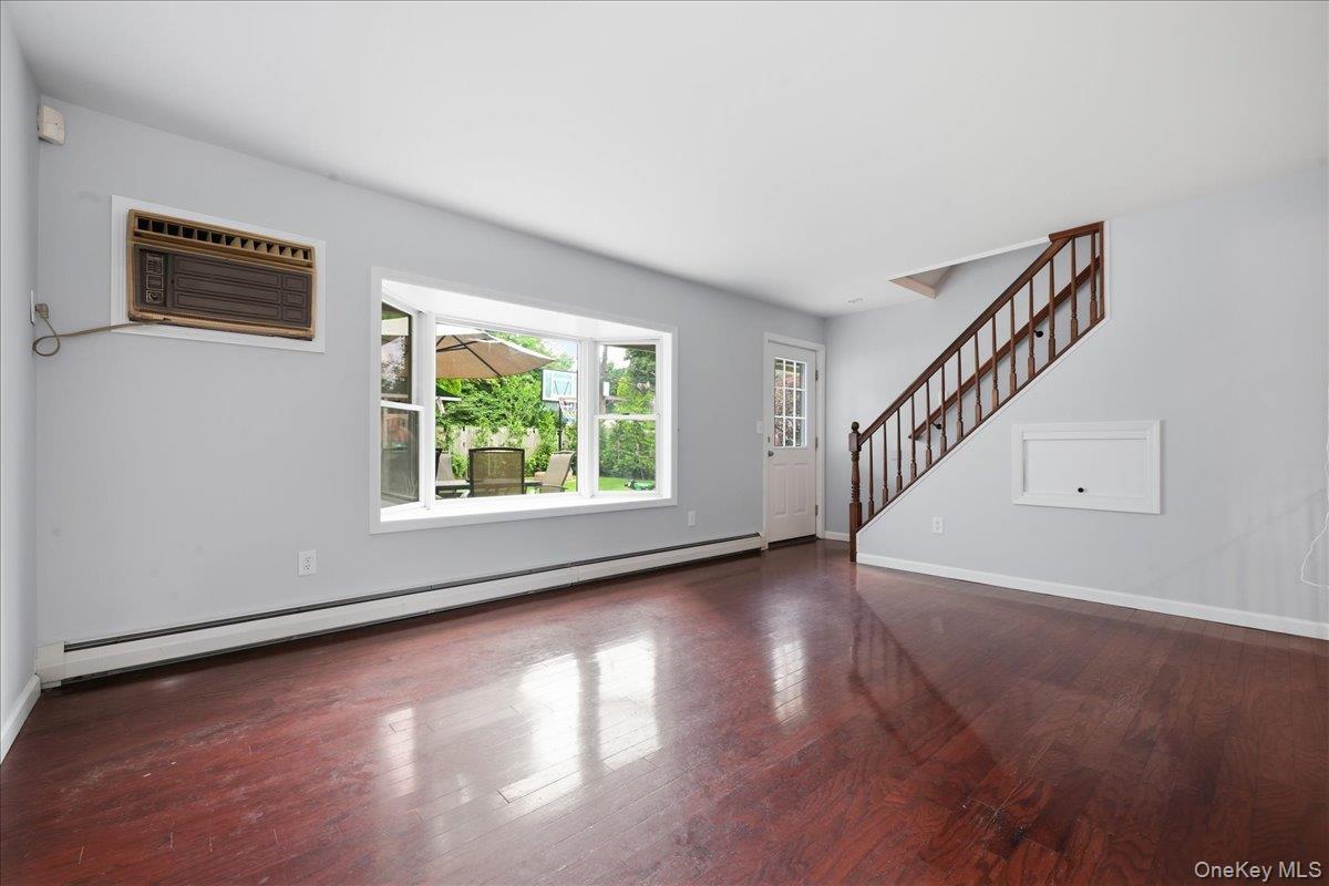 64 Bridle Lane Property Photo 6