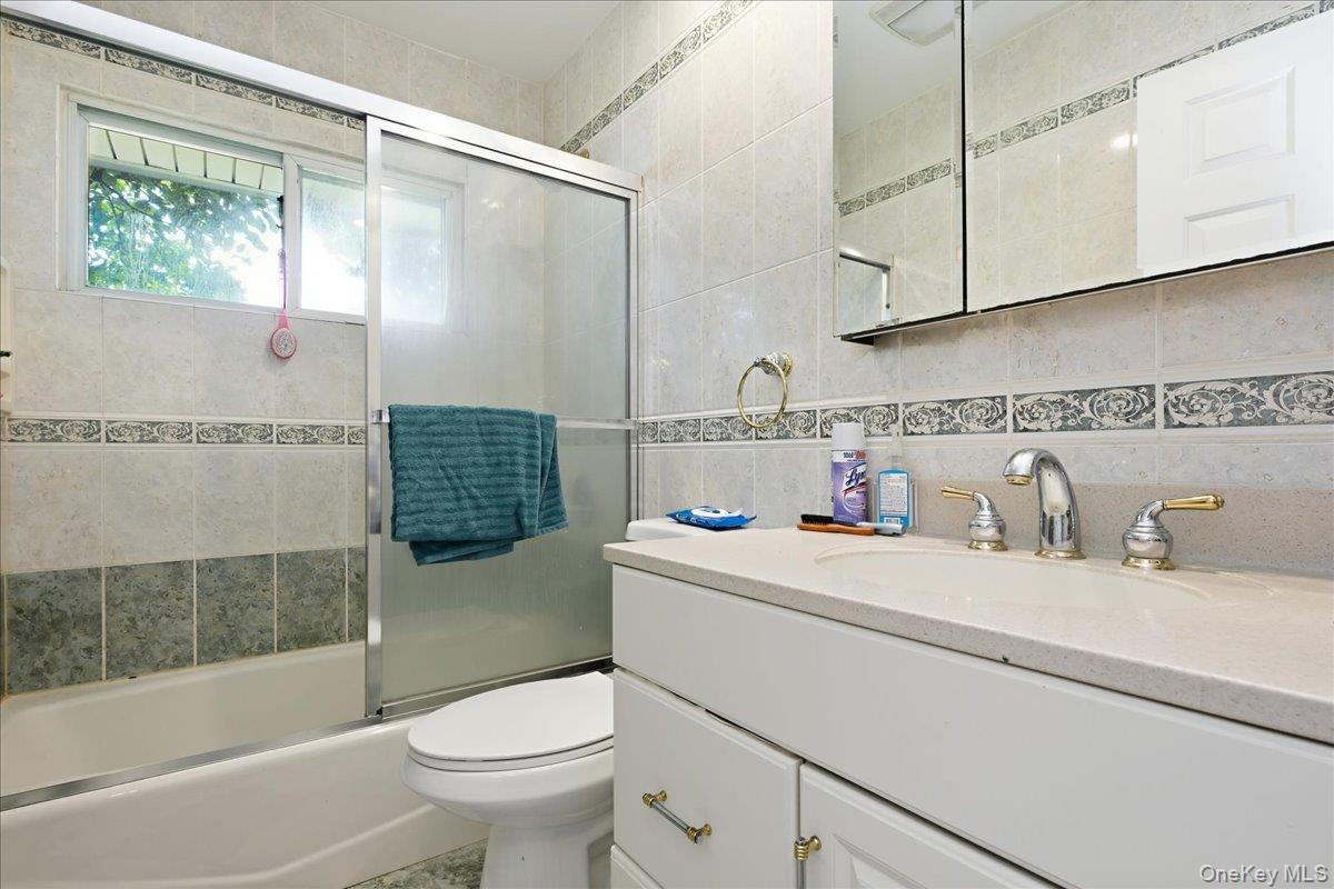 64 Bridle Lane Property Photo 13