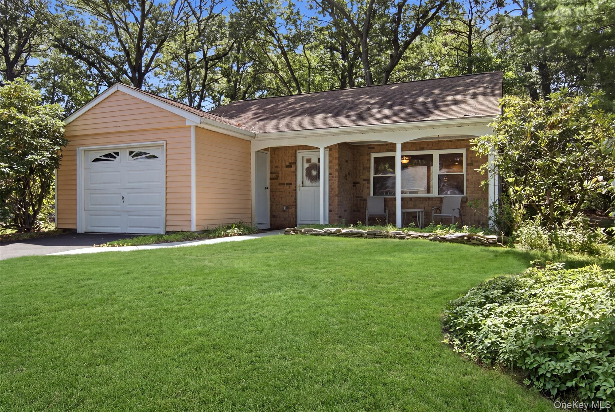 254 Edinburgh Drive Property Photo 2