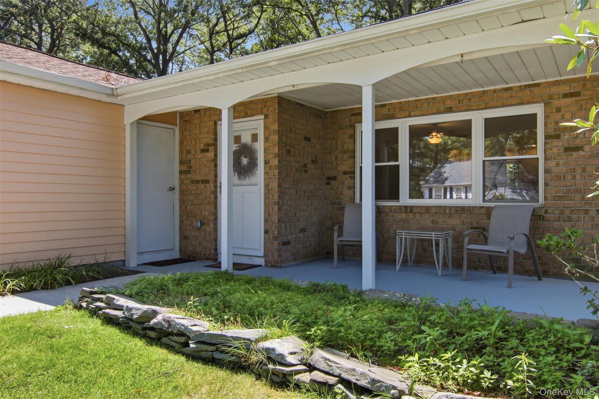 254 Edinburgh Drive Property Photo 3