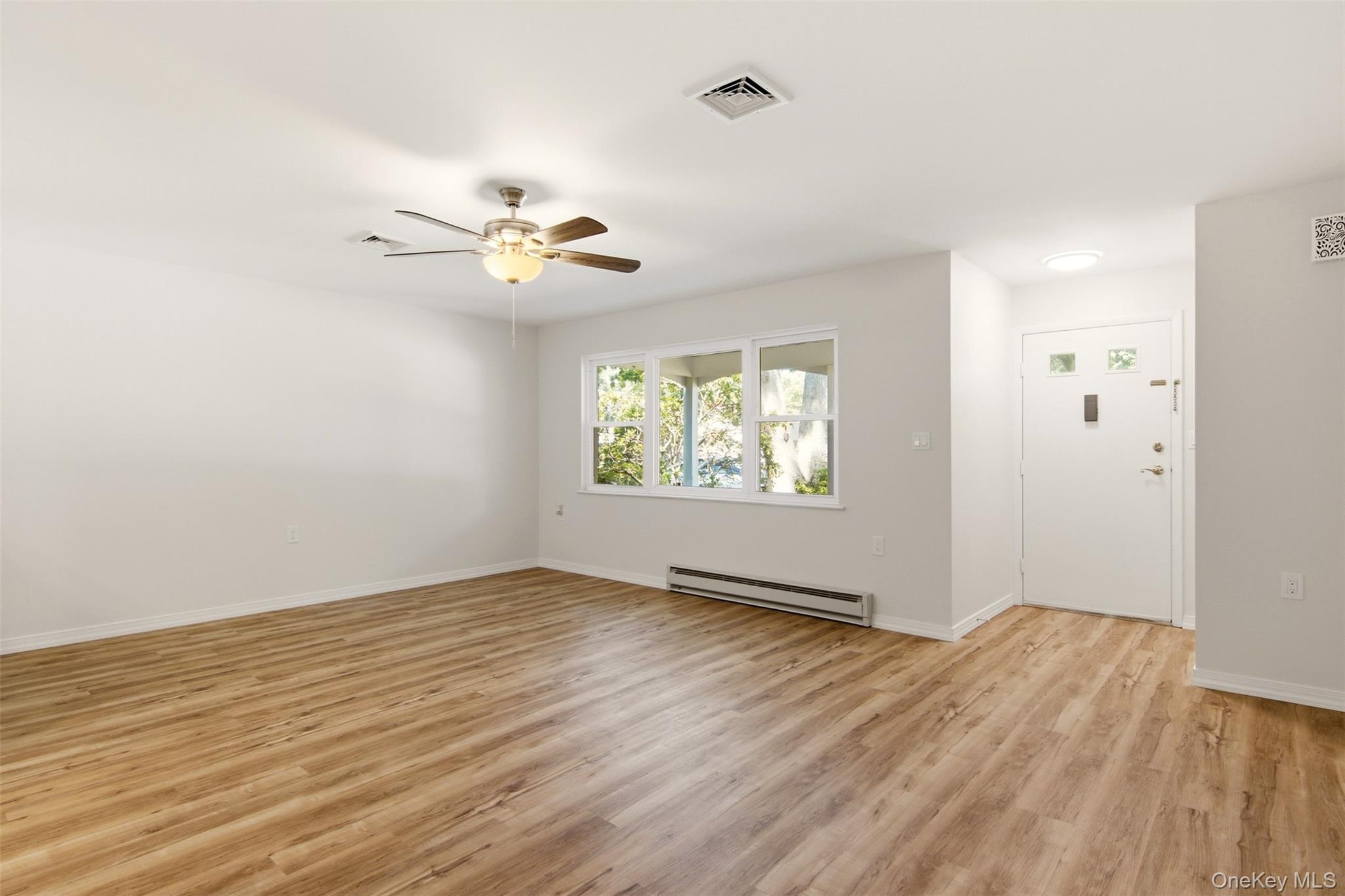 254 Edinburgh Drive Property Photo 4