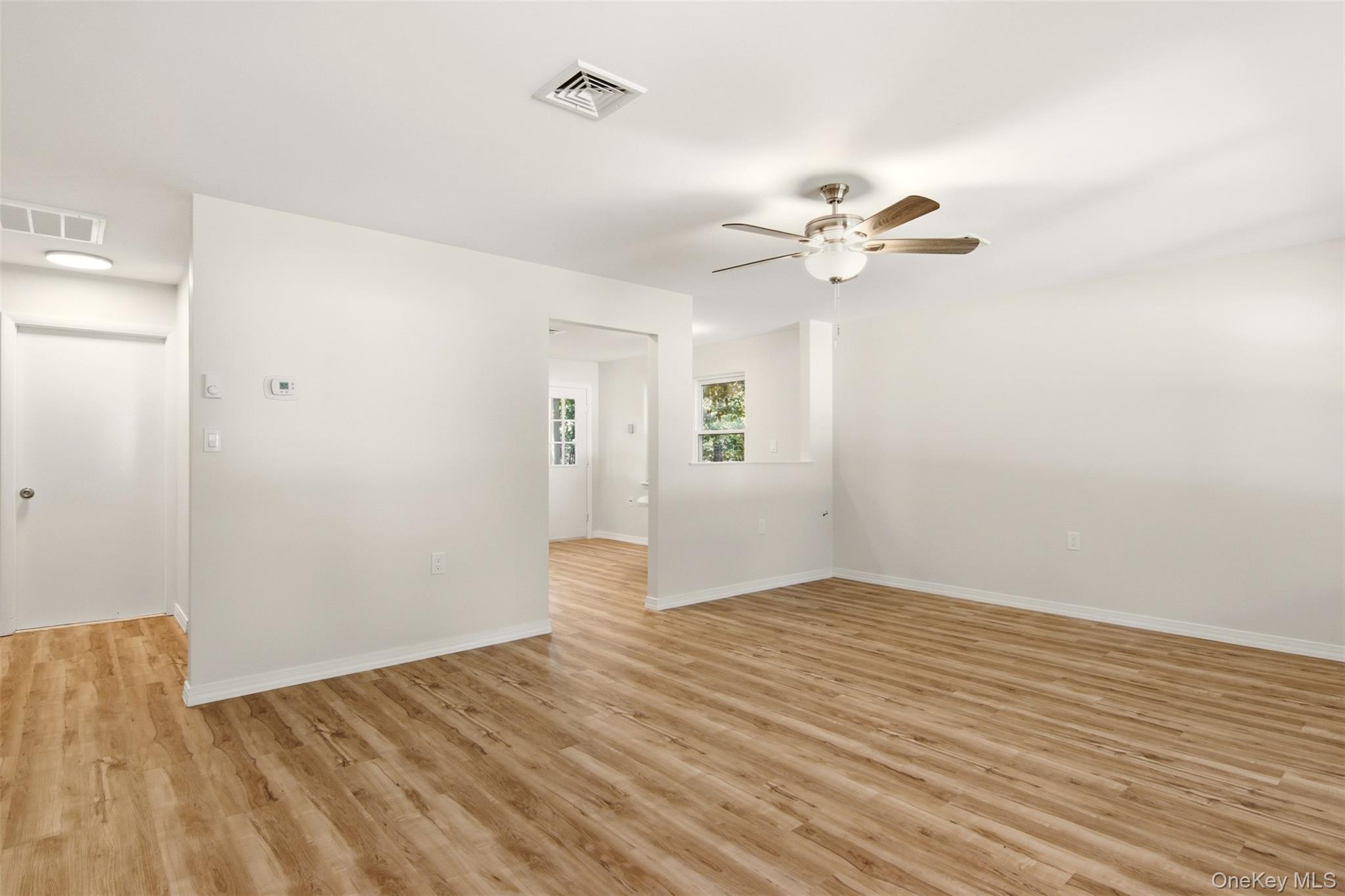 254 Edinburgh Drive Property Photo 5