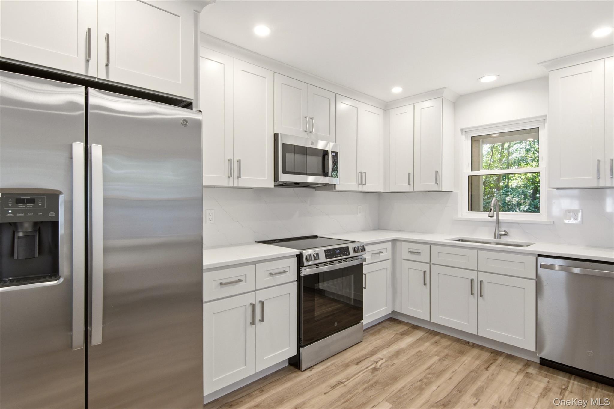 254 Edinburgh Drive Property Photo 10