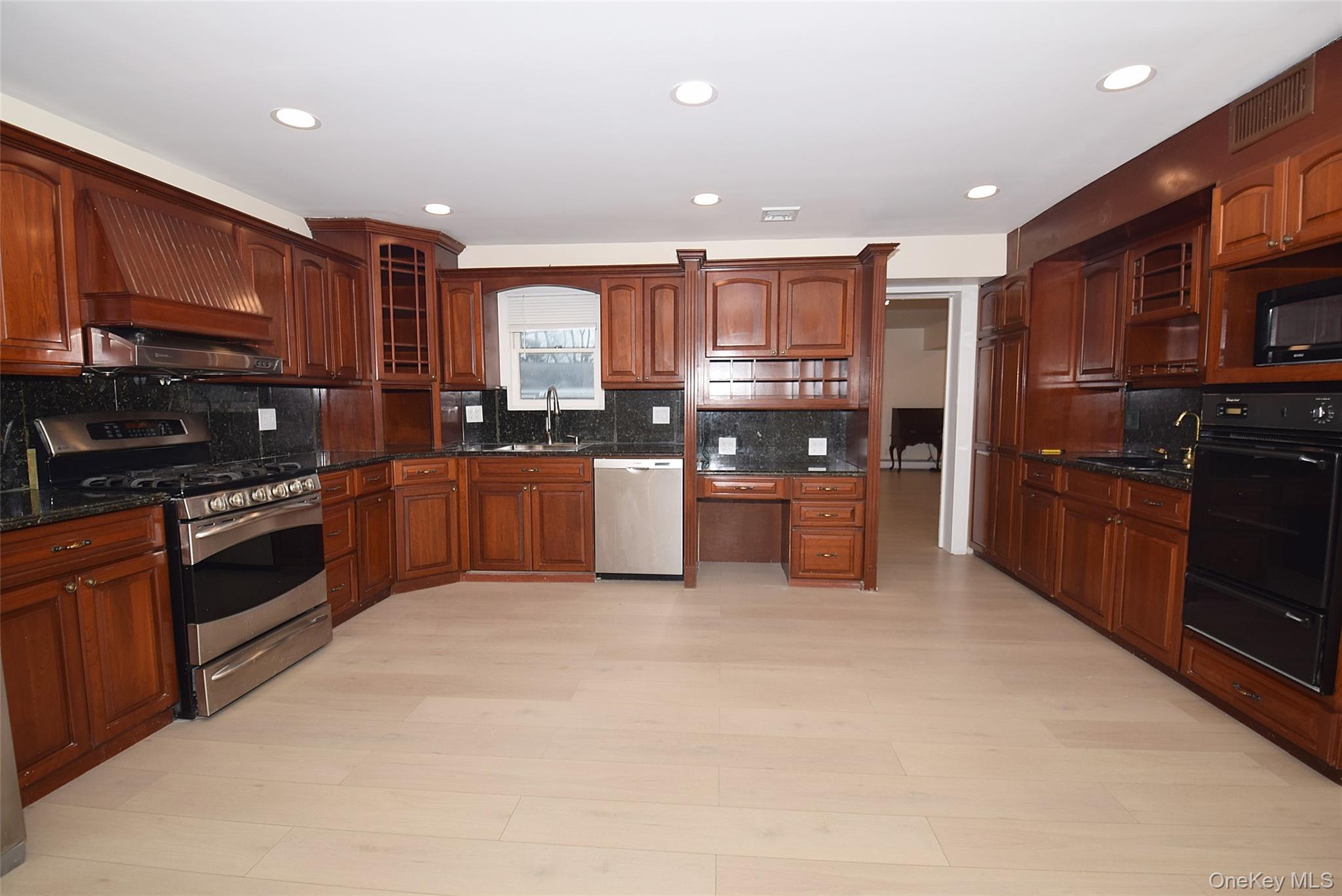 37 Amby Avenue Property Photo 4