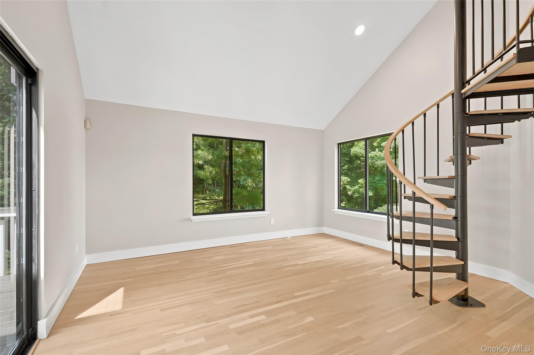 6 Harrows Lane Property Photo 15