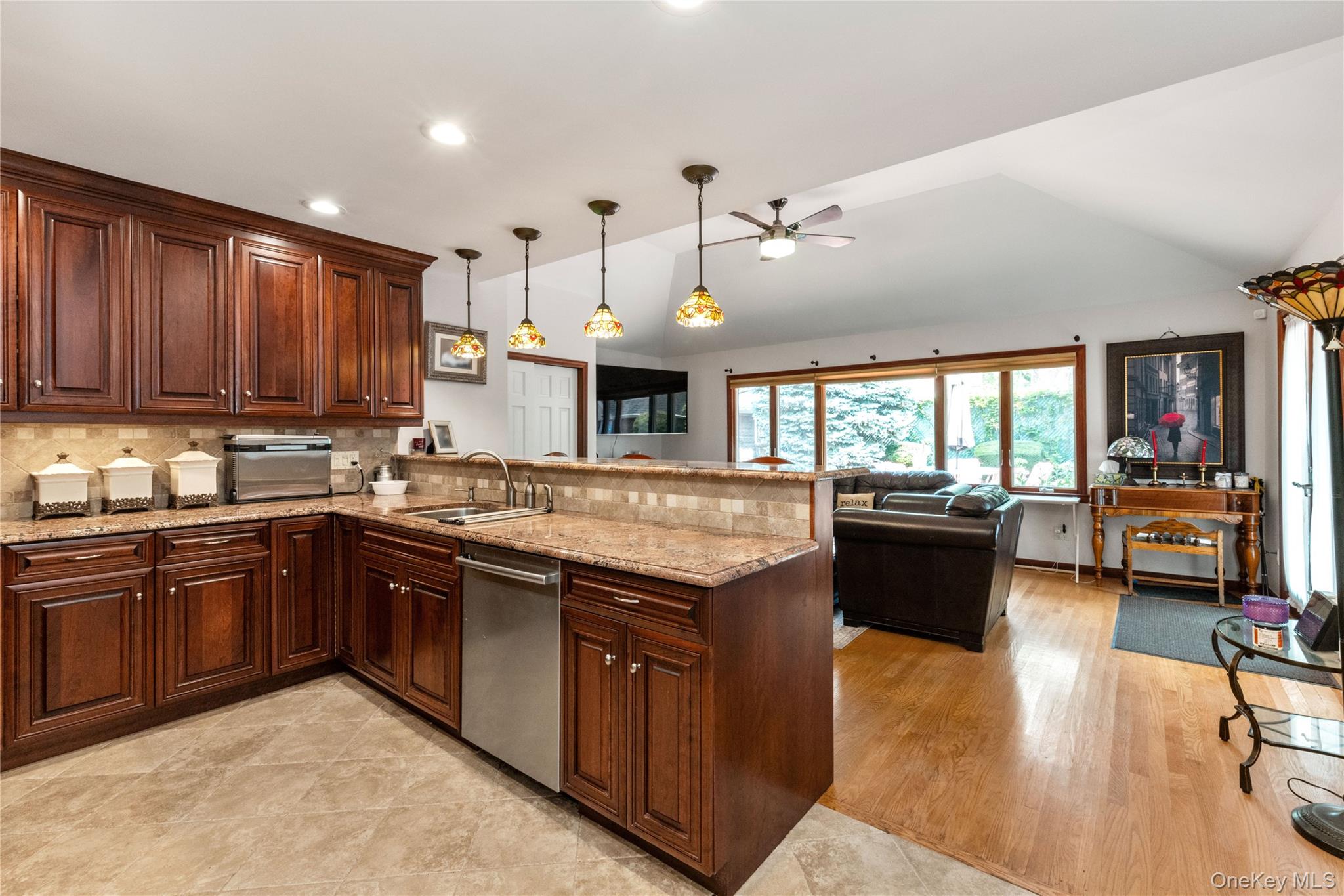 7349 196th Place Property Photo 8