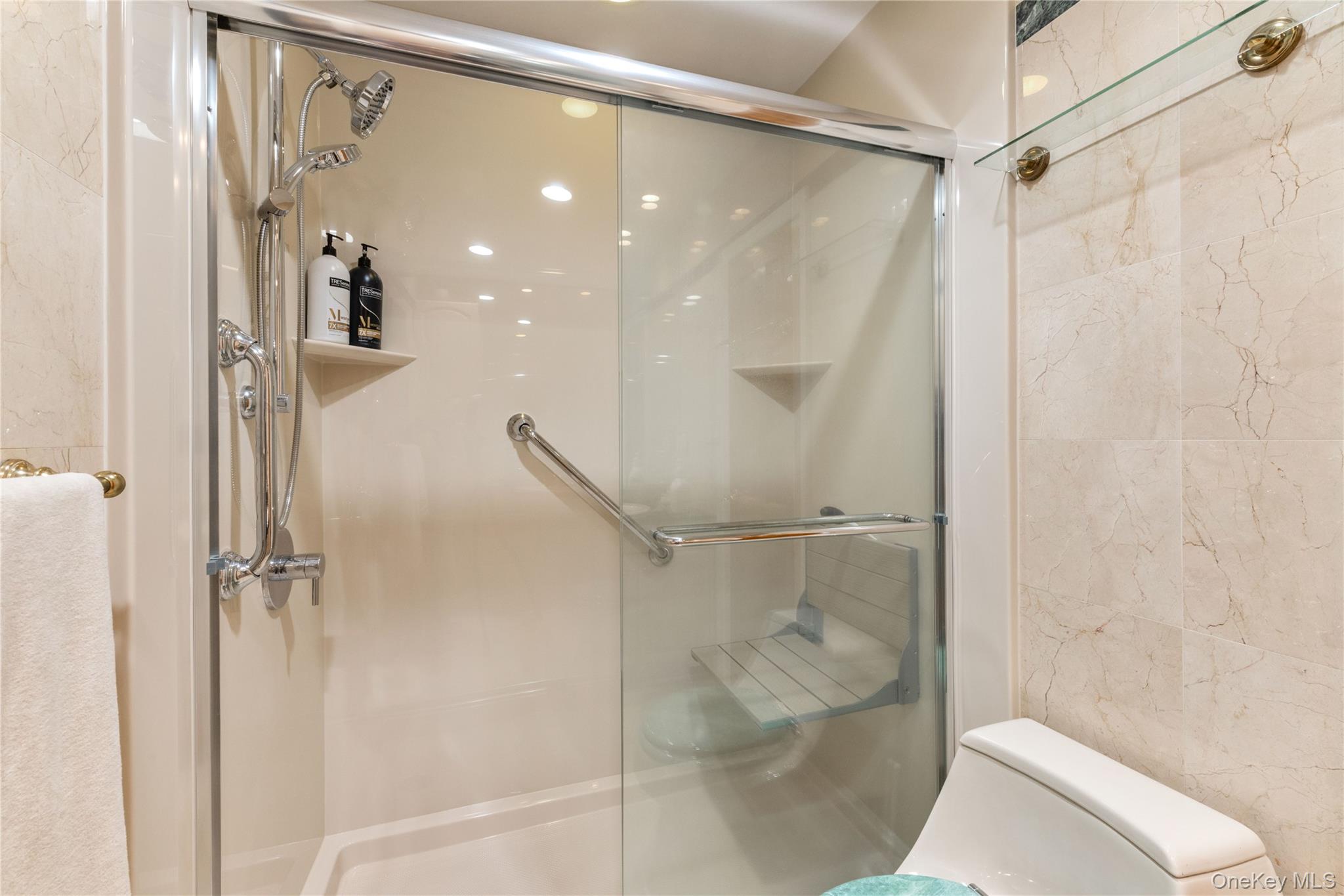 7349 196th Place Property Photo 14