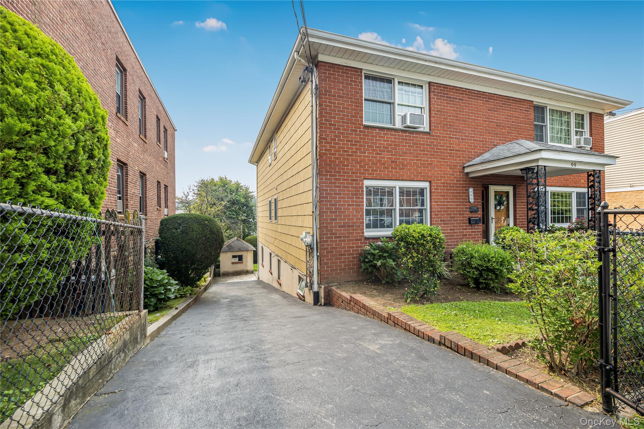 99 Clarendon Avenue Property Photo 3