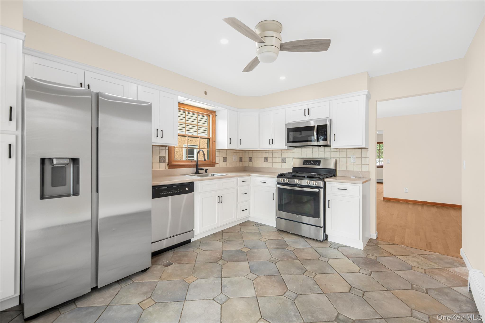 99 Clarendon Avenue Property Photo 10