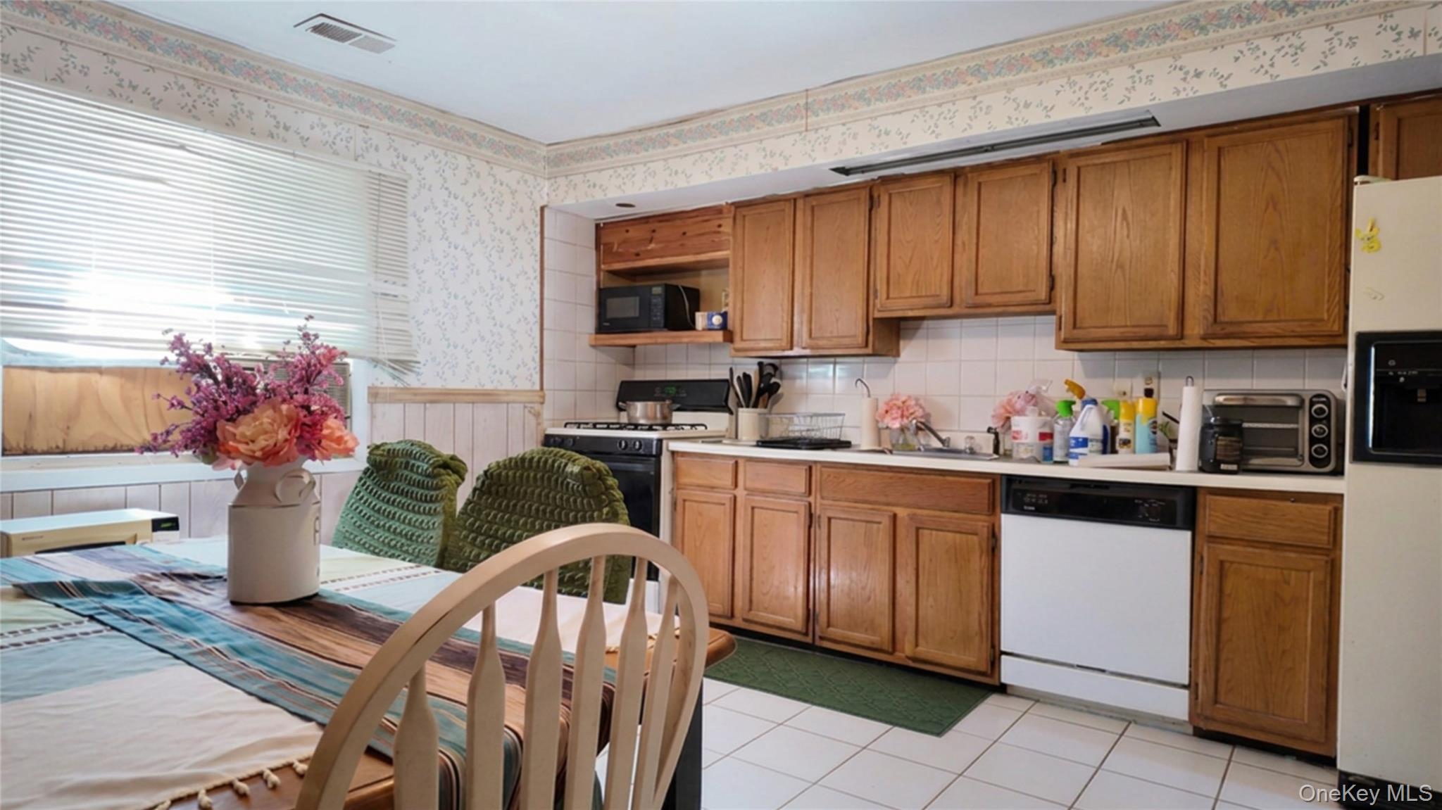 2 Custom Lane Property Photo 5