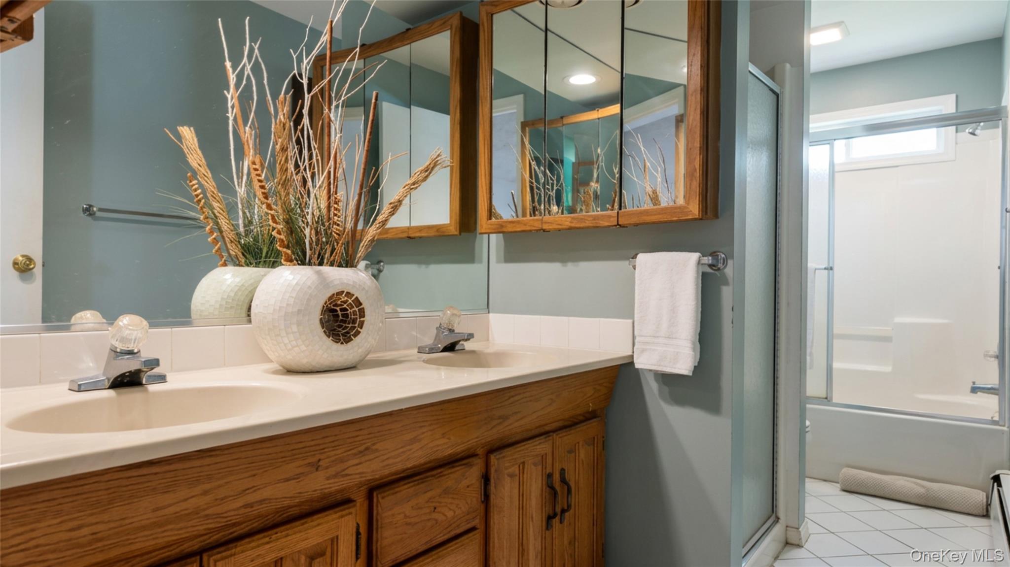 2 Custom Lane Property Photo 8