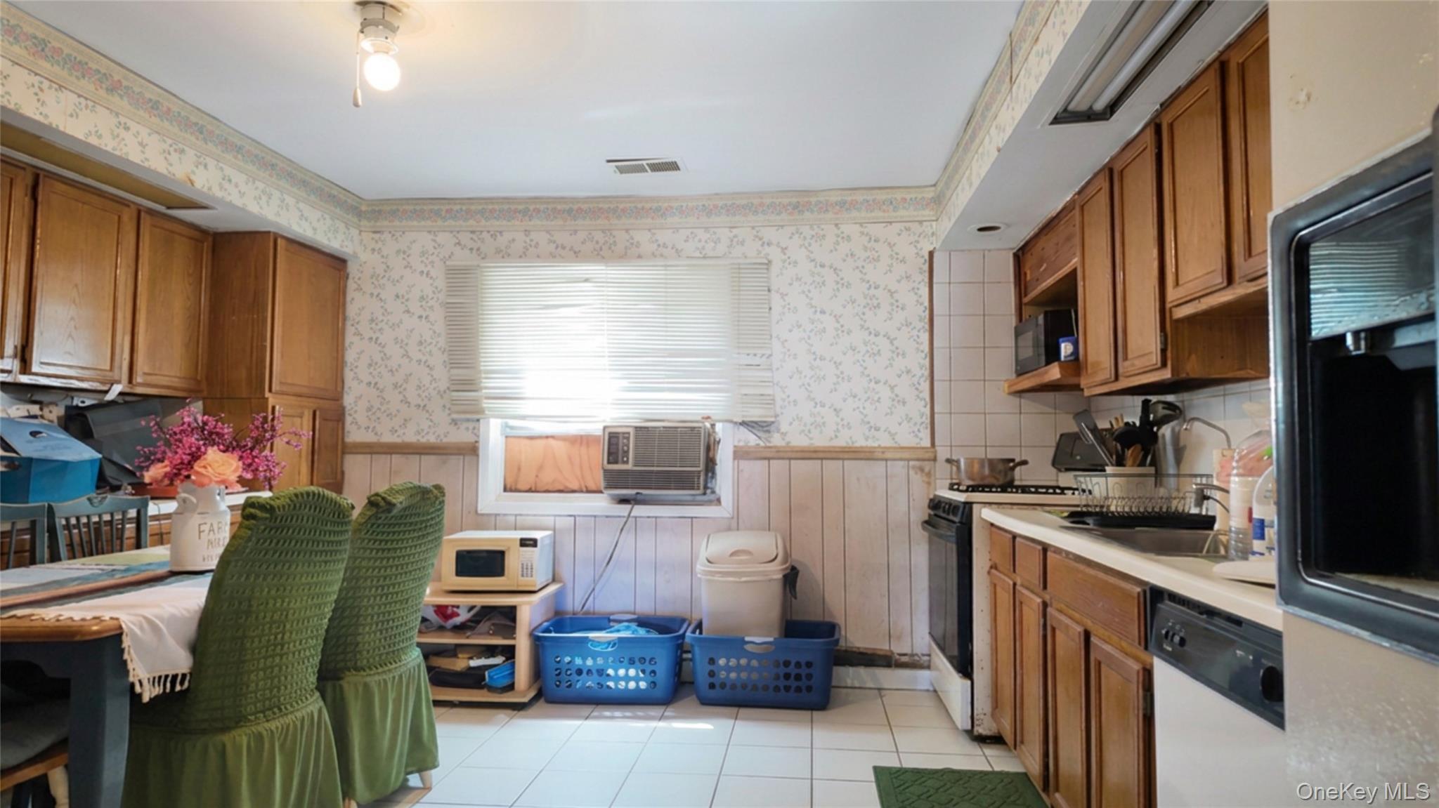 2 Custom Lane Property Photo 9