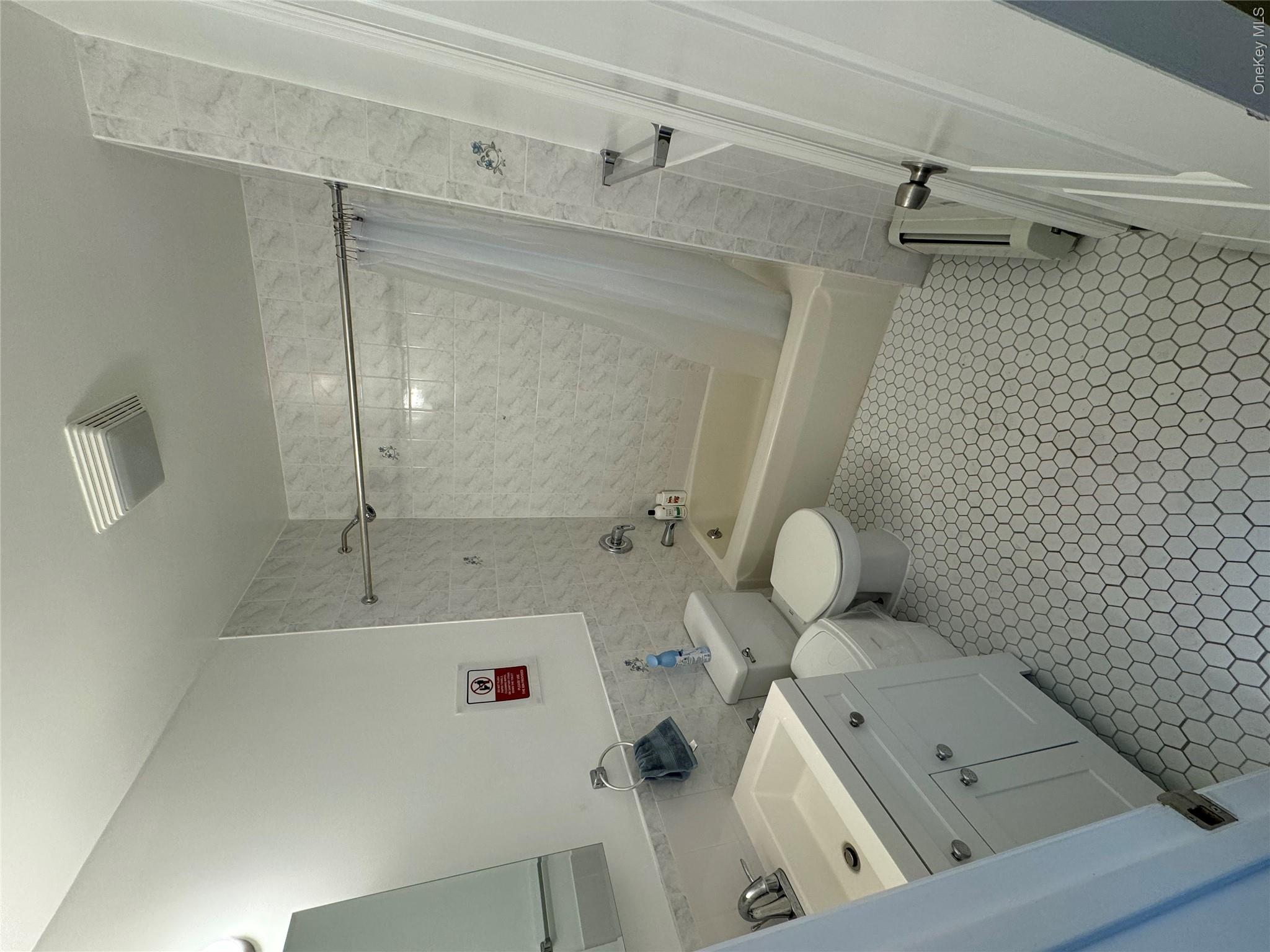 71-27 69th Street Property Photo 12