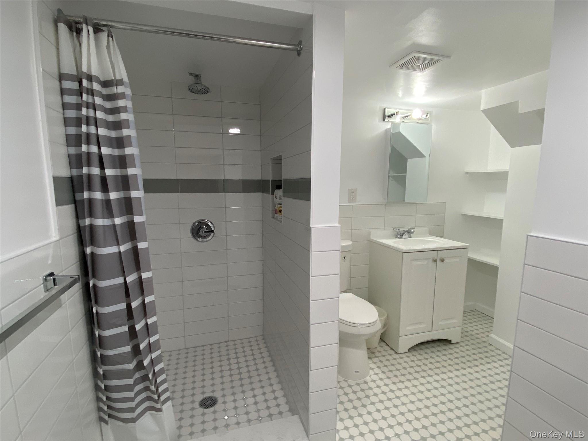 71-27 69th Street Property Photo 26