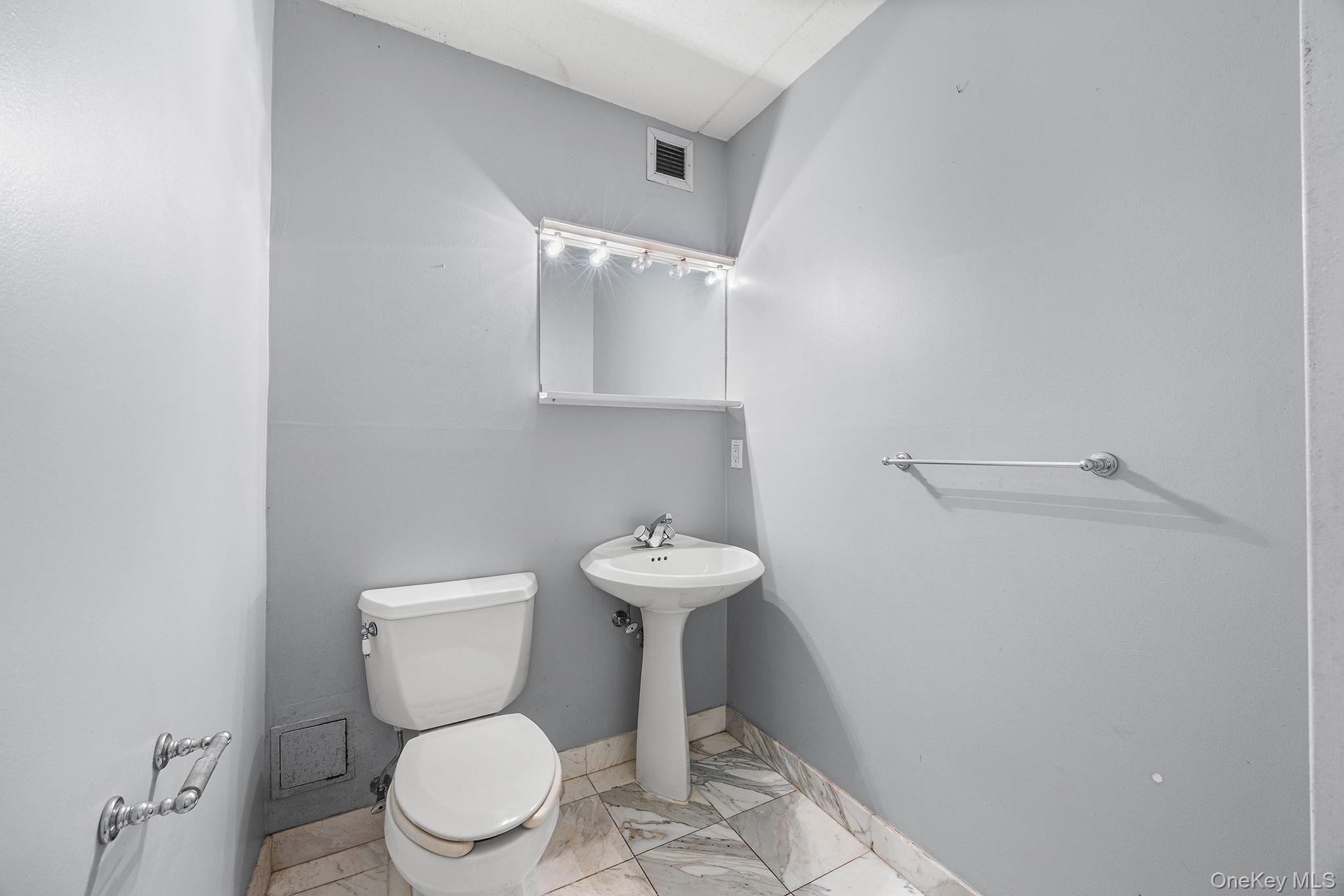 4 Martine Avenue 120 Property Photo 16
