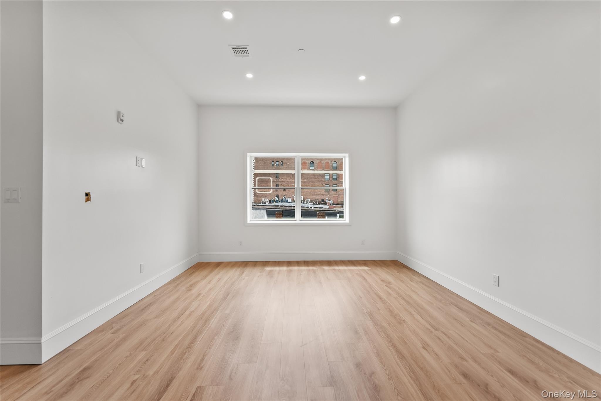 48 North Street 401 Property Photo 5