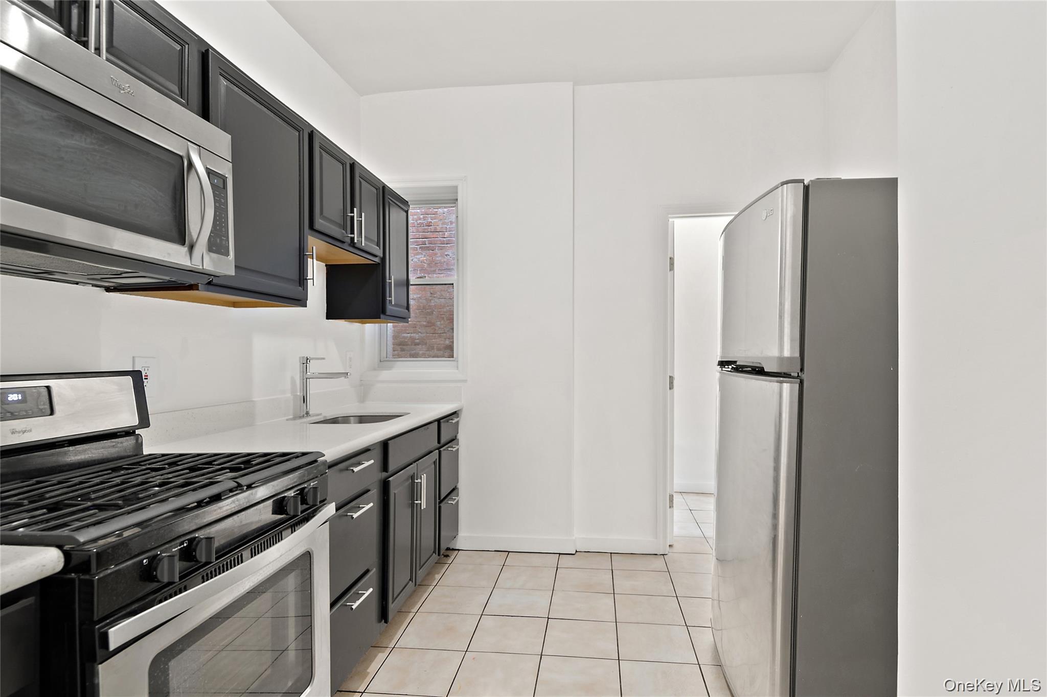2308 Morris Avenue Property Photo 6