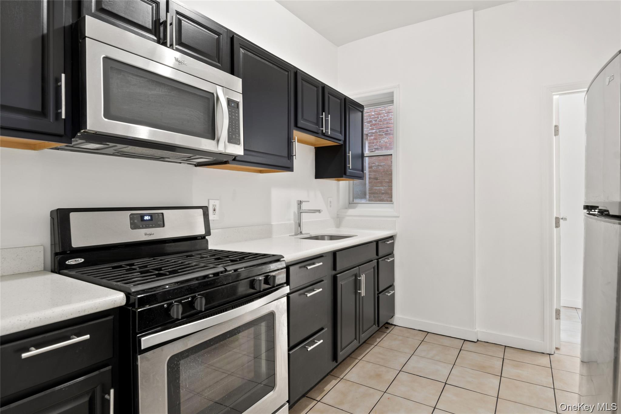 2308 Morris Avenue Property Photo 8