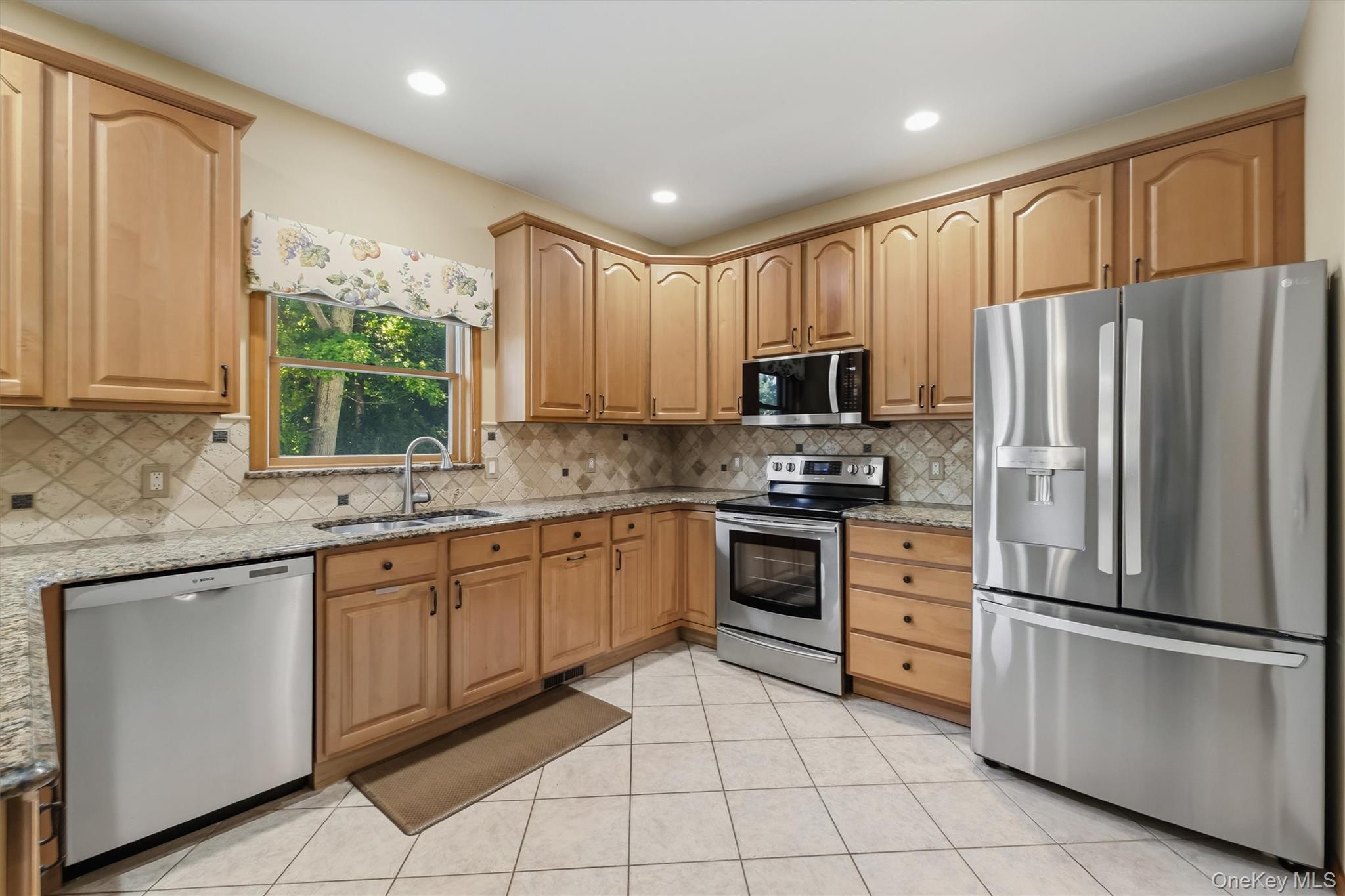 59 Hollyberry Drive Property Photo 17