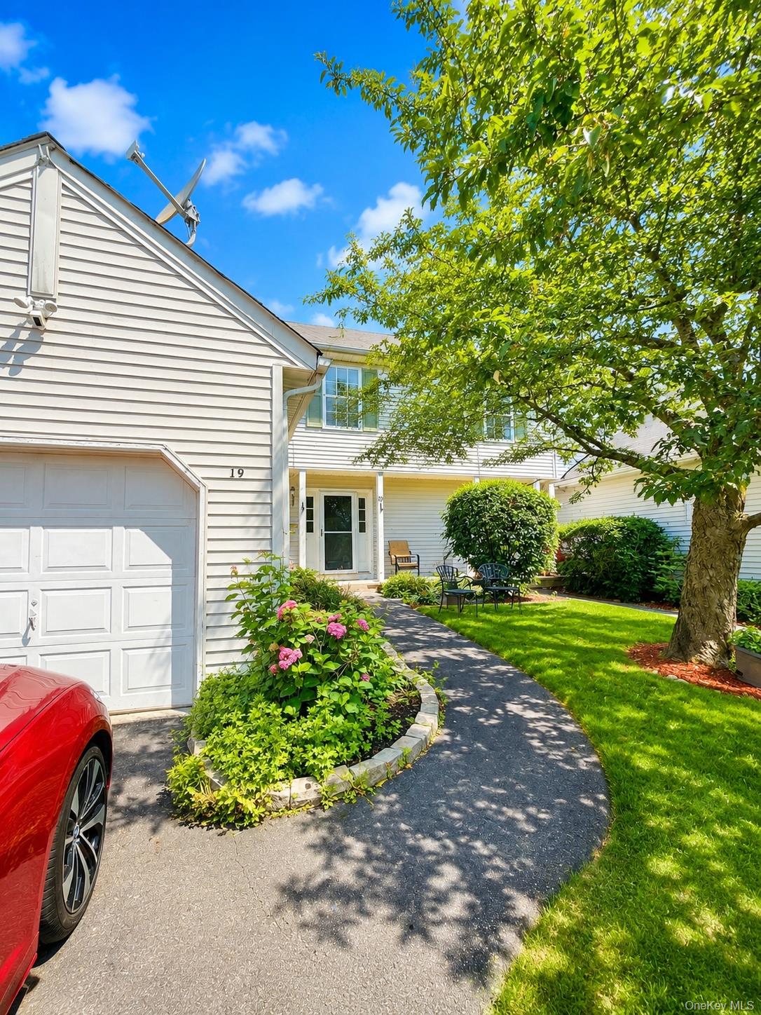 19 Helene Circle Property Photo 1