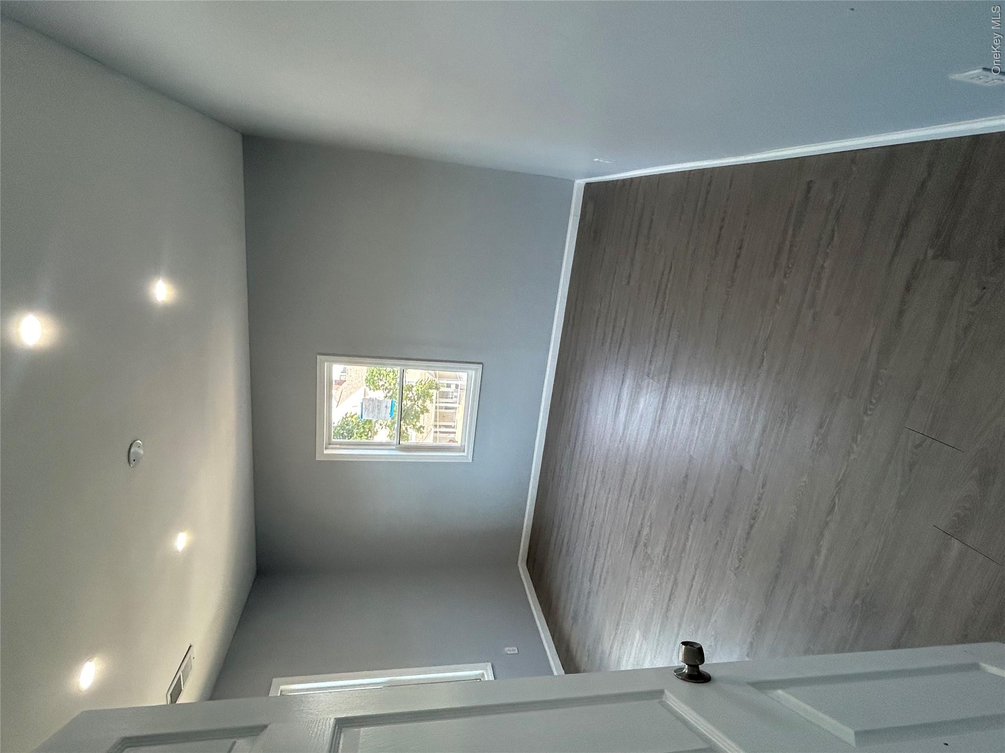 137 S 14th Property Photo 7