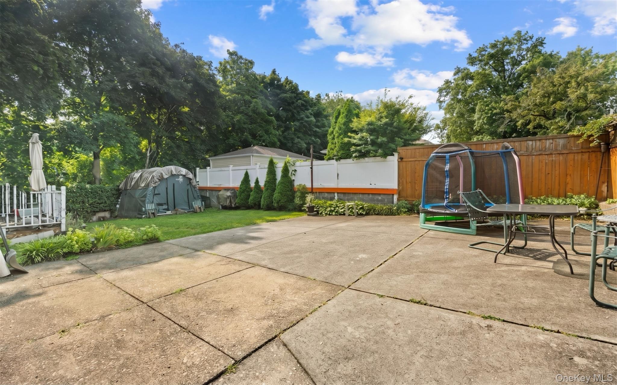2267 Ludlam Avenue Property Photo 18