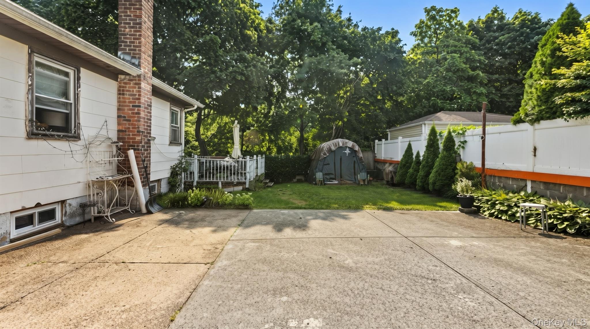 2267 Ludlam Avenue Property Photo 19