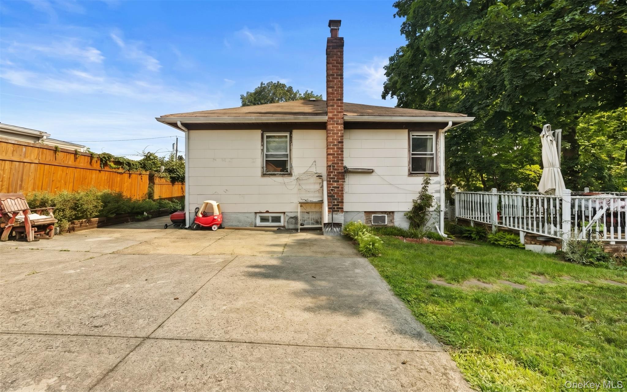 2267 Ludlam Avenue Property Photo 20