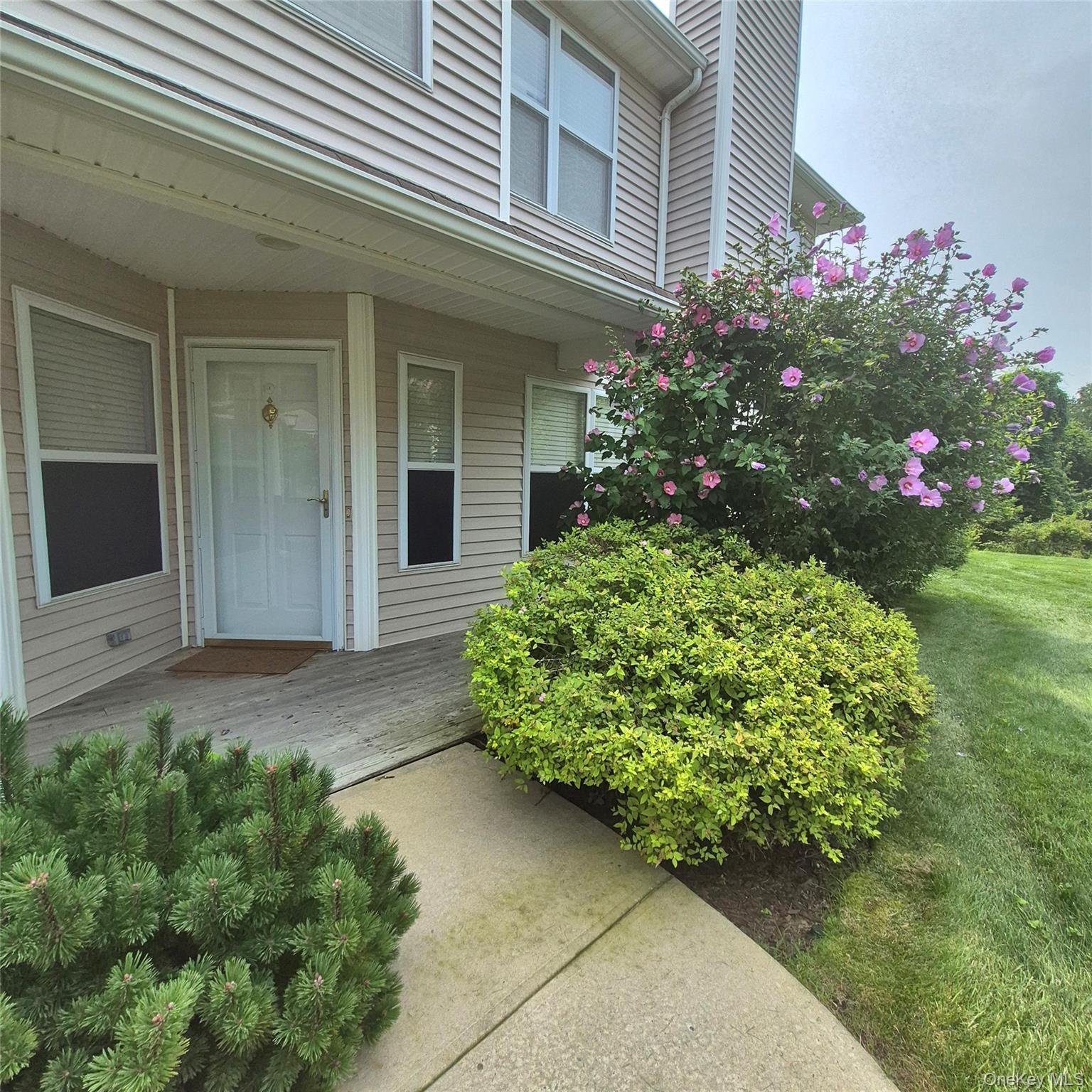 2501 Willow Pond Drive Property Photo 1