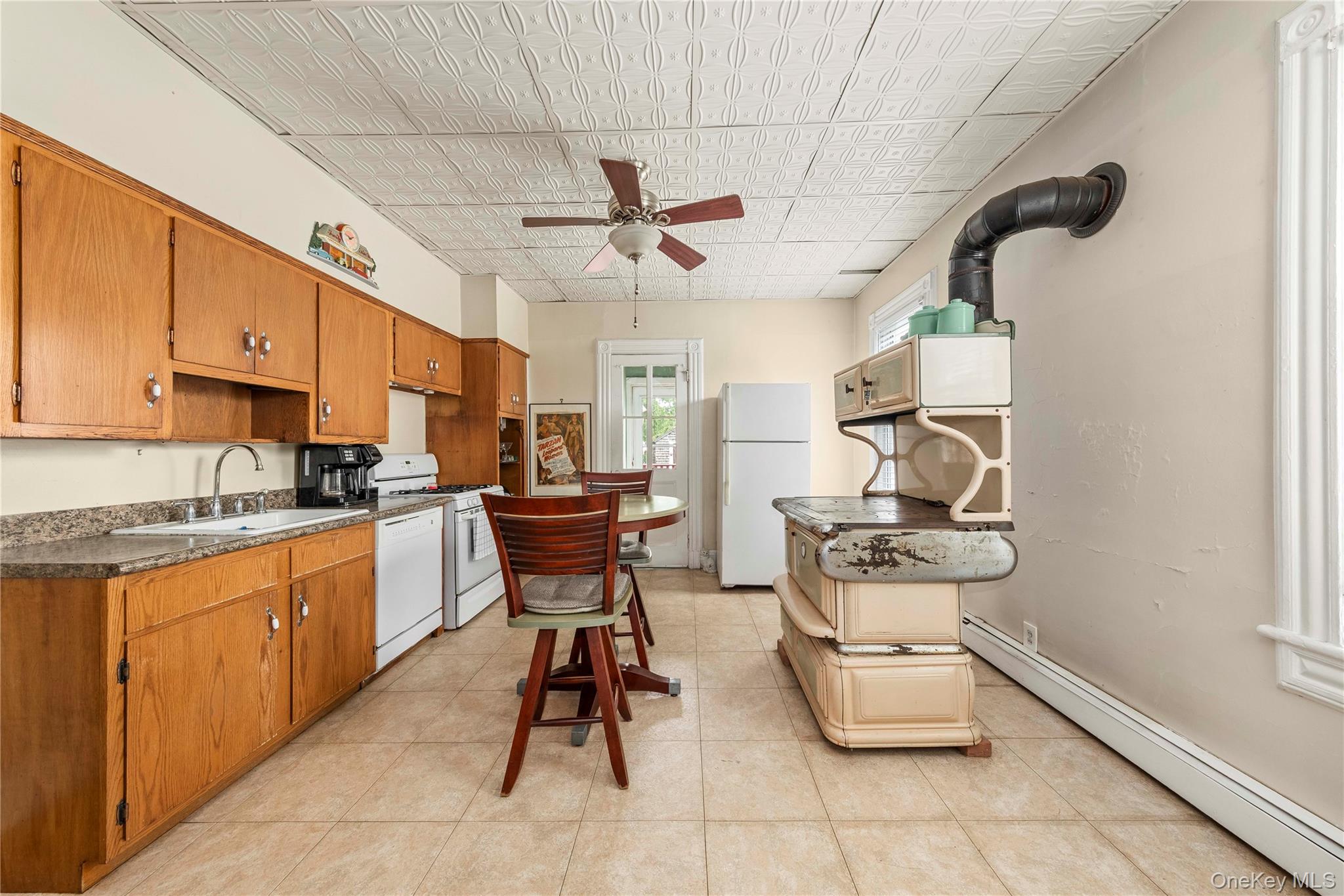 2474 Harrison Avenue Property Photo 6
