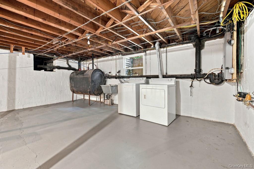 1 Commodore Road Property Photo 22