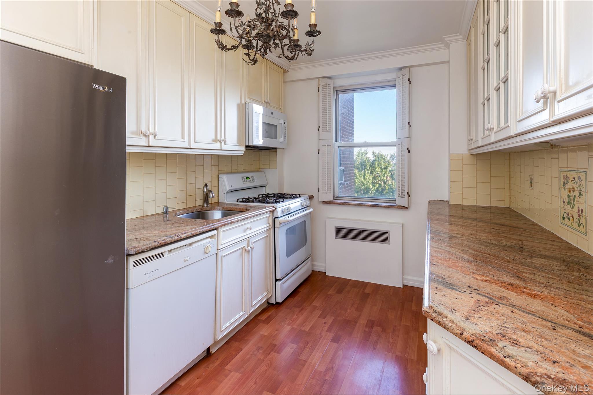 3135 Johnson Avenue 12c Property Photo 1