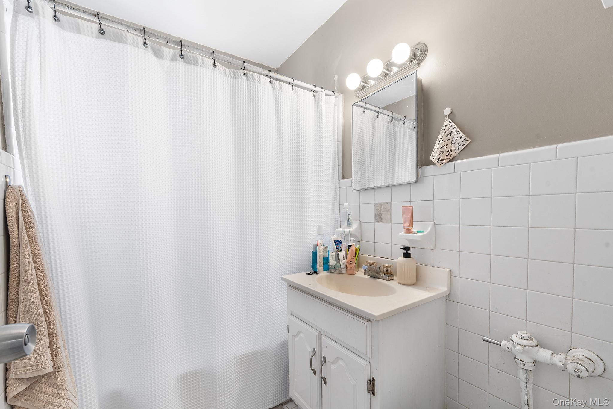 128 Richbell Road B4 Property Photo 12