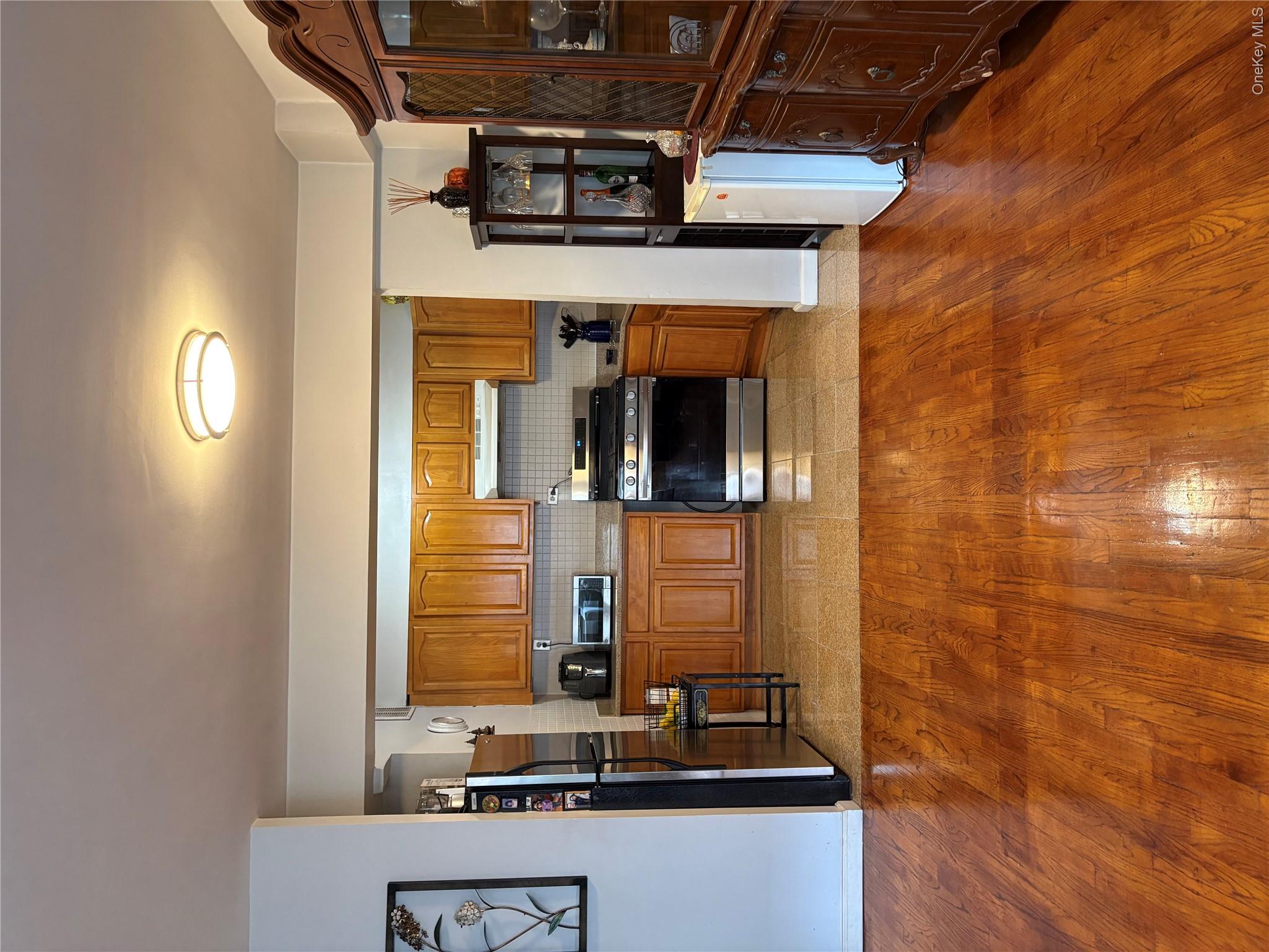 41-31 51st Street 6e Property Photo 2