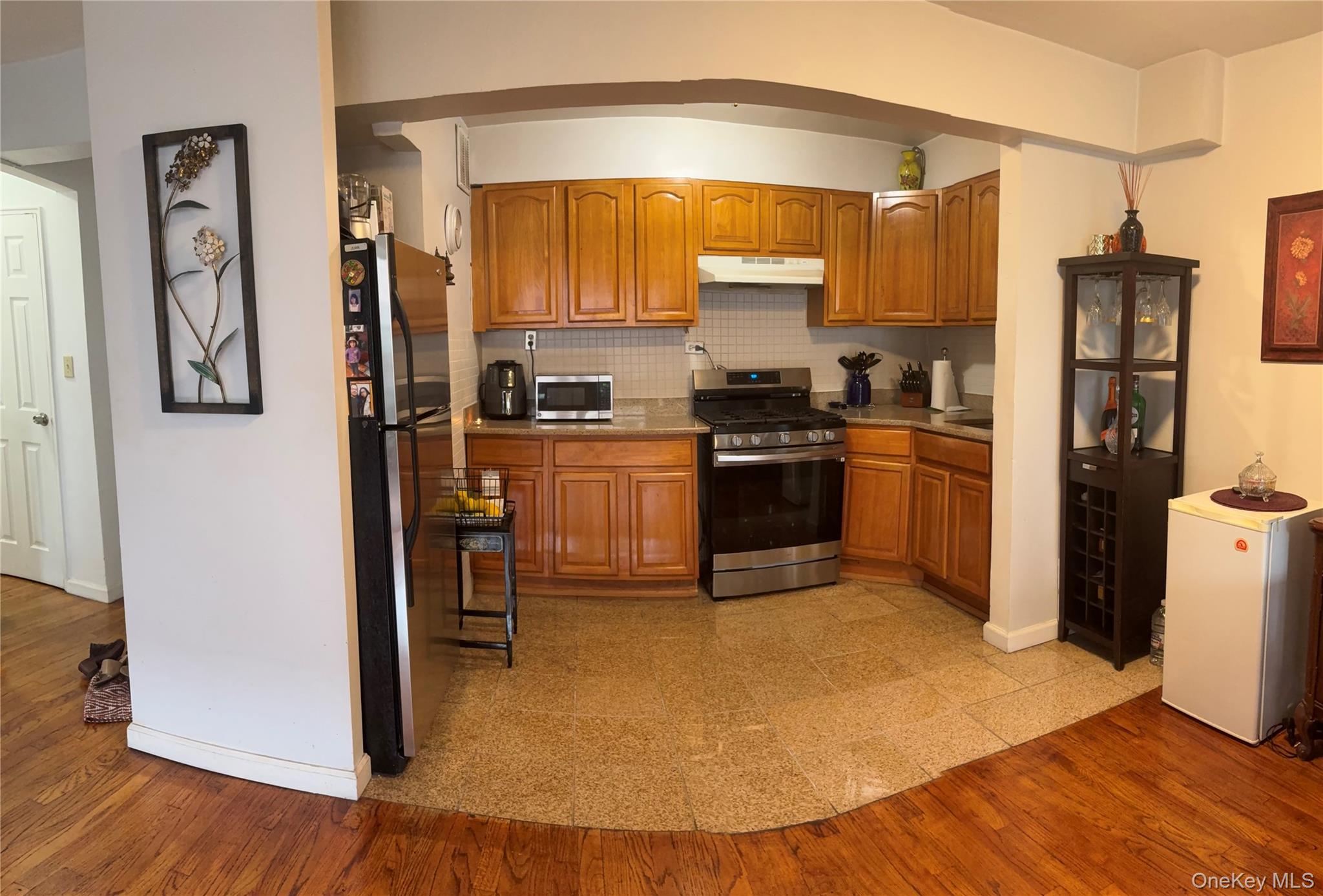 41-31 51st Street 6e Property Photo 3