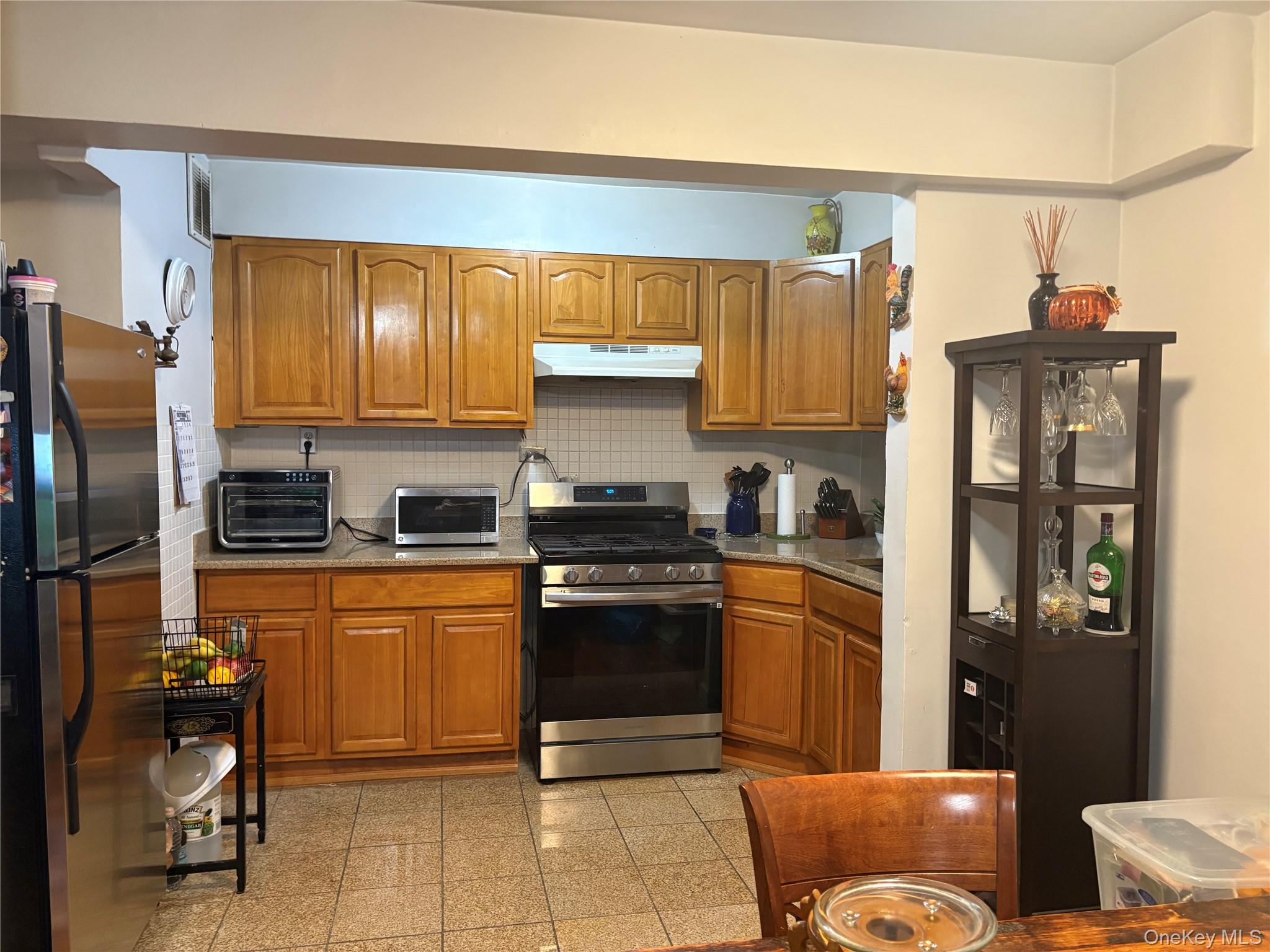 41-31 51st Street 6e Property Photo 8