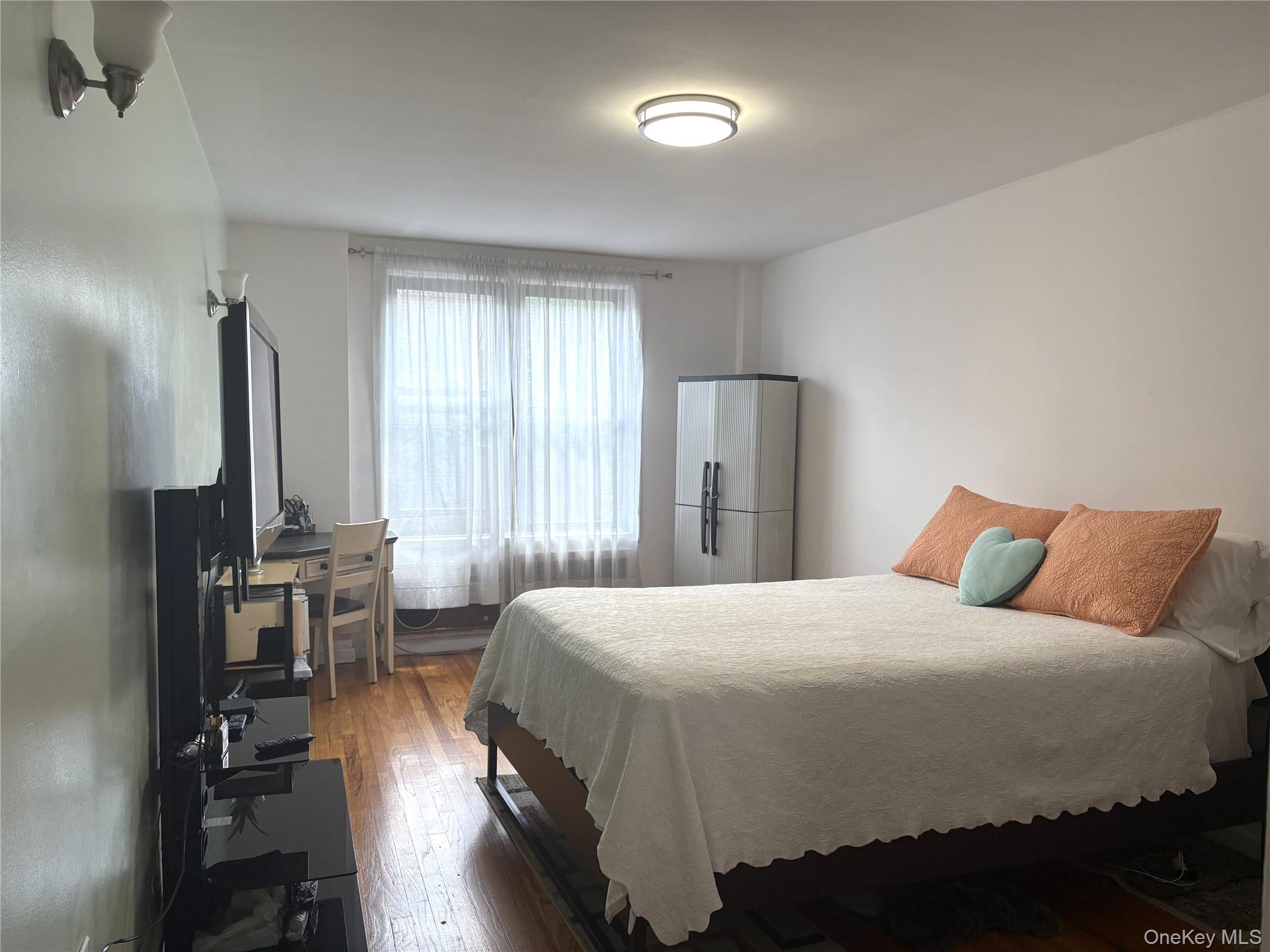 41-31 51st Street 6e Property Photo 24