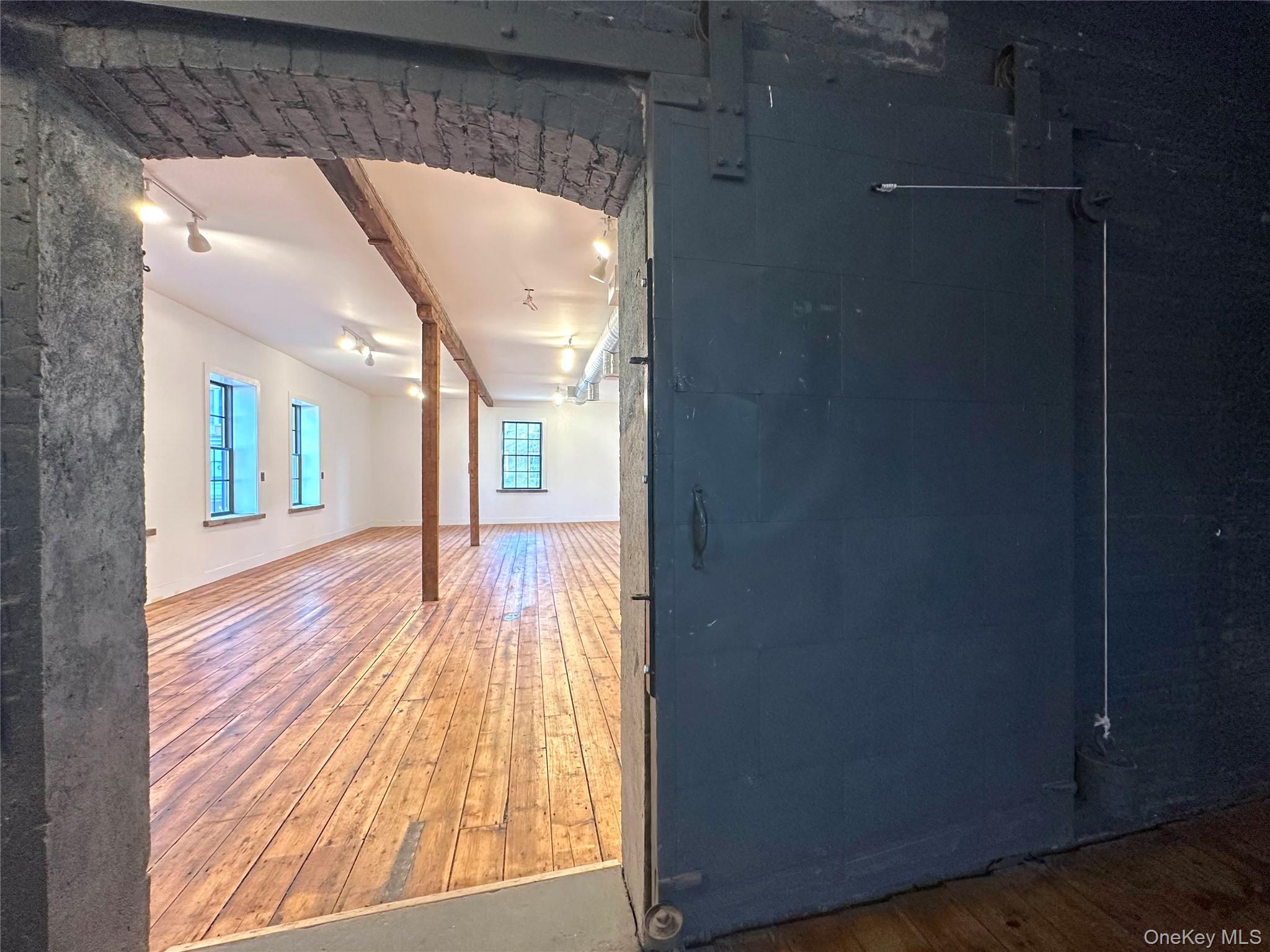 46 Chambers Street 2r Property Photo 6