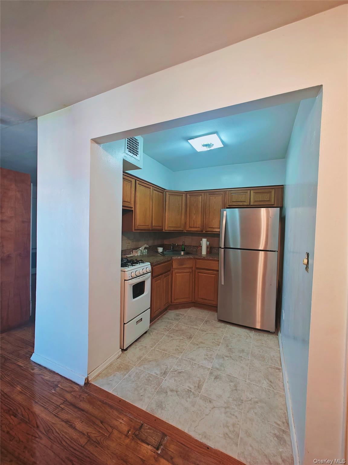 41-31 51st Street 6m Property Photo 6