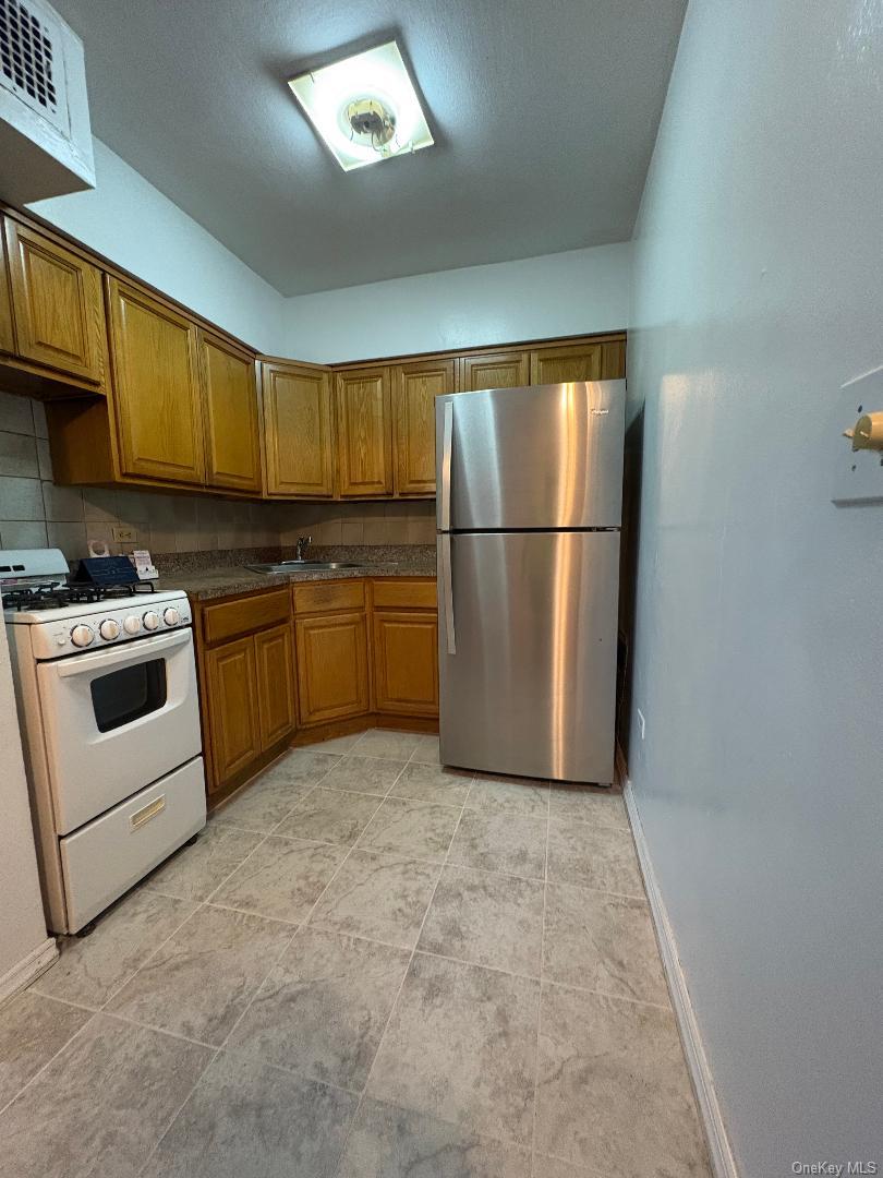 41-31 51st Street 6m Property Photo 7