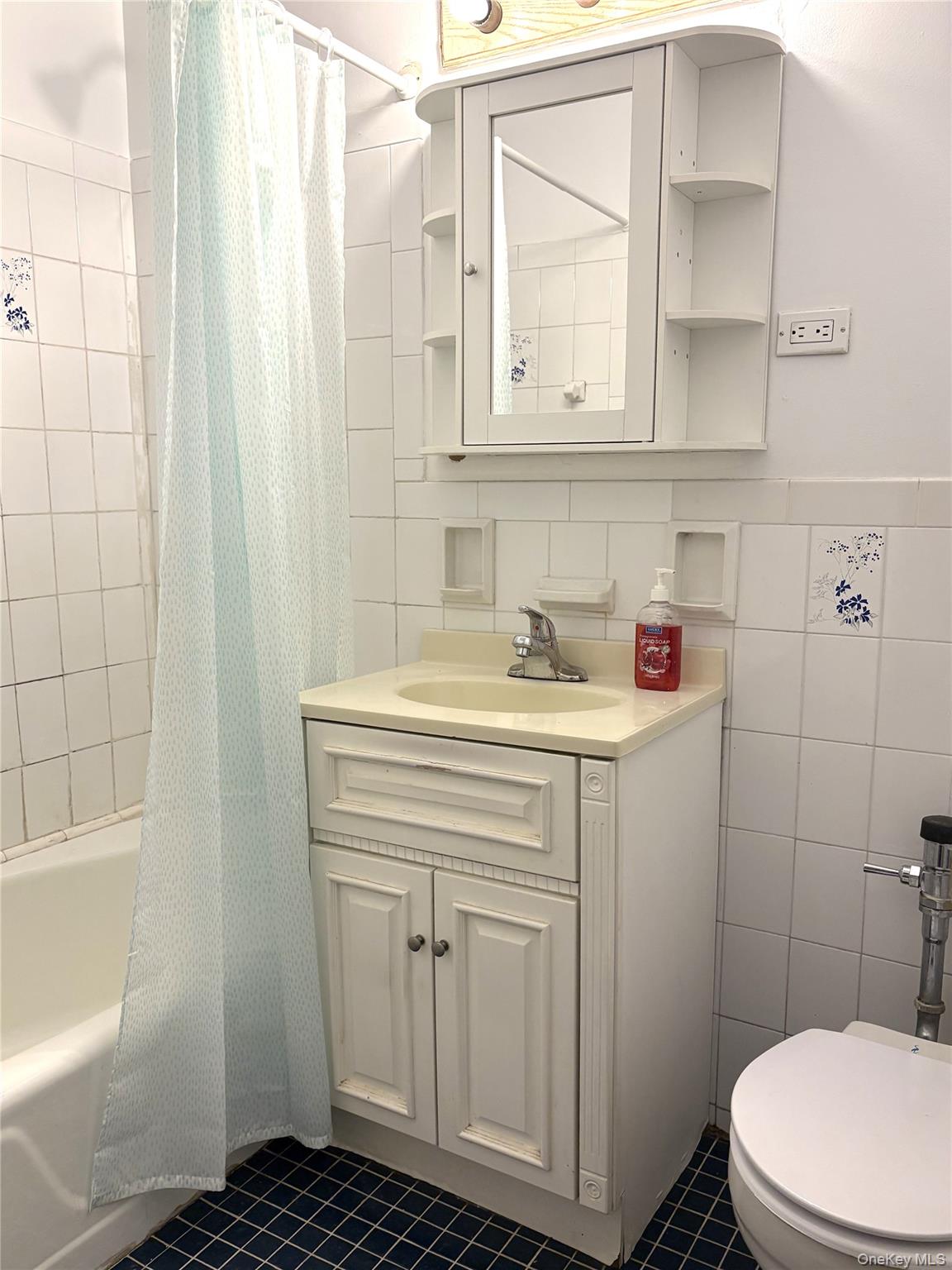 41-31 51st Street 6m Property Photo 16