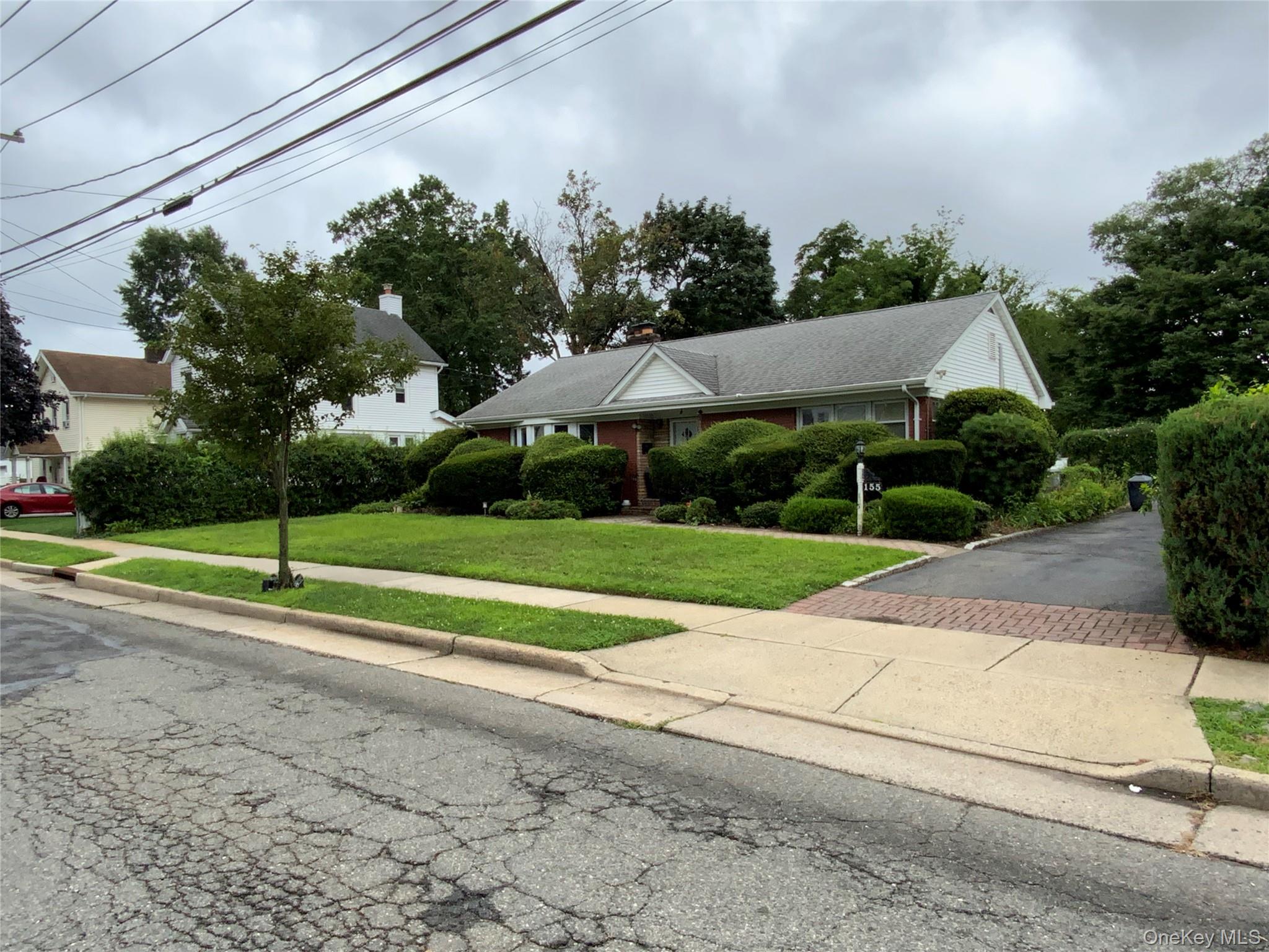 155 Fairview Boulevard Property Photo 2