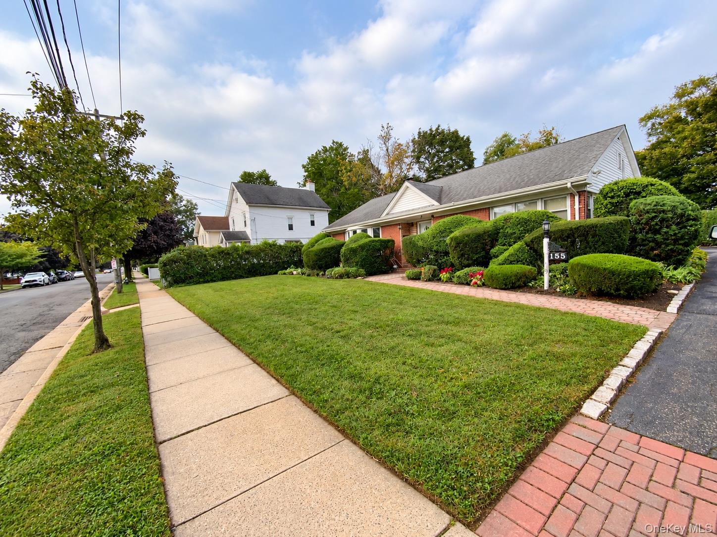 155 Fairview Boulevard Property Photo 3