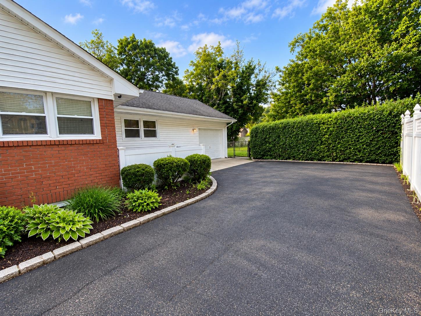 155 Fairview Boulevard Property Photo 4