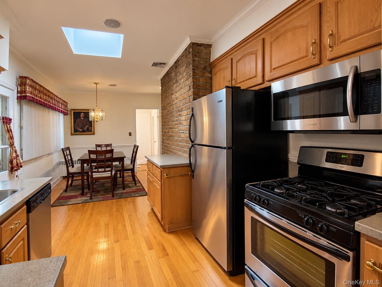 155 Fairview Boulevard Property Photo 8