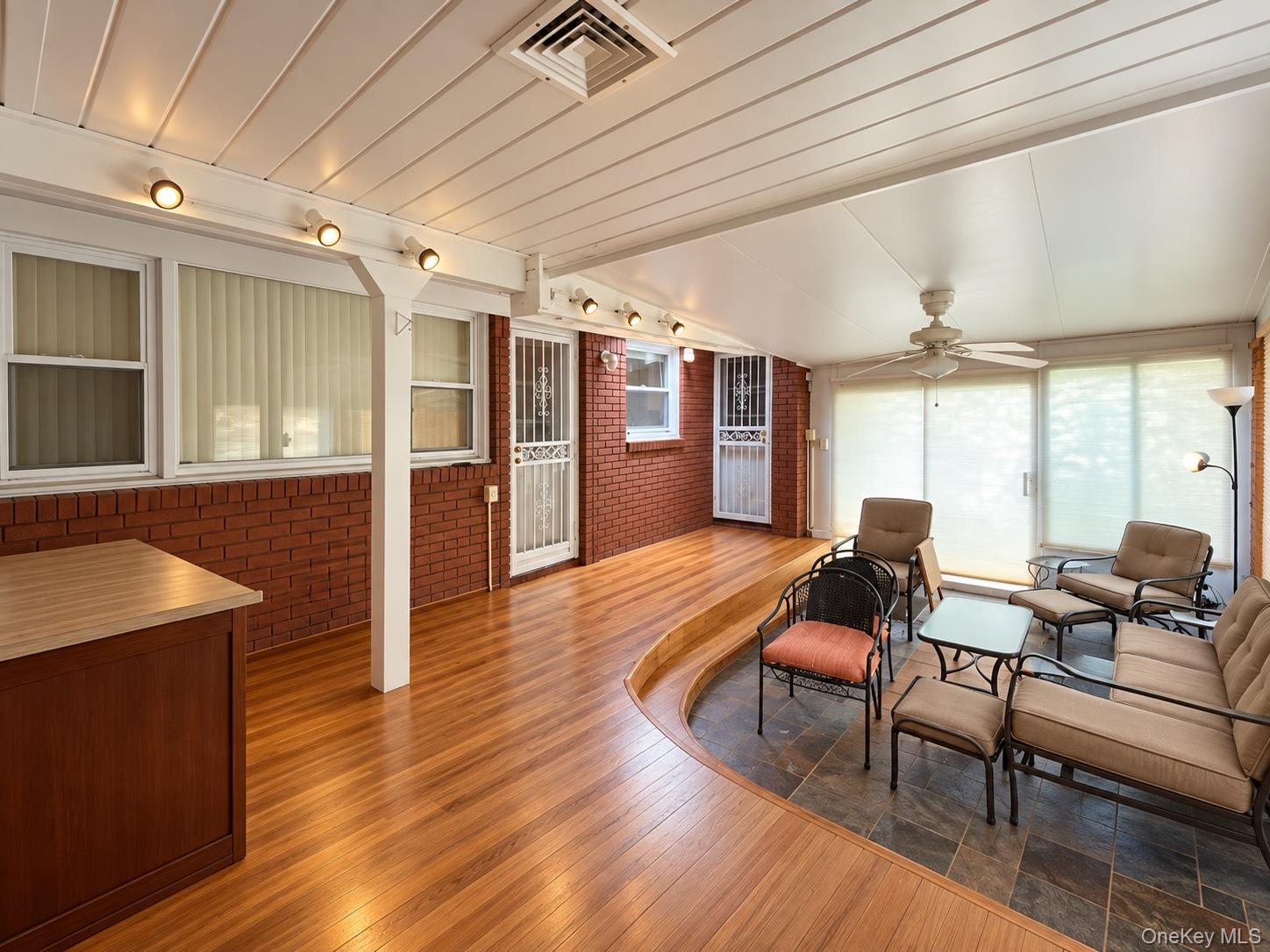 155 Fairview Boulevard Property Photo 9