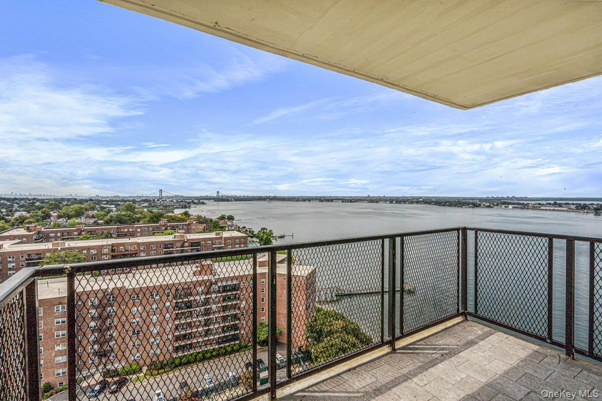 166-25 Powells Cove Boulevard 18c Property Photo 11