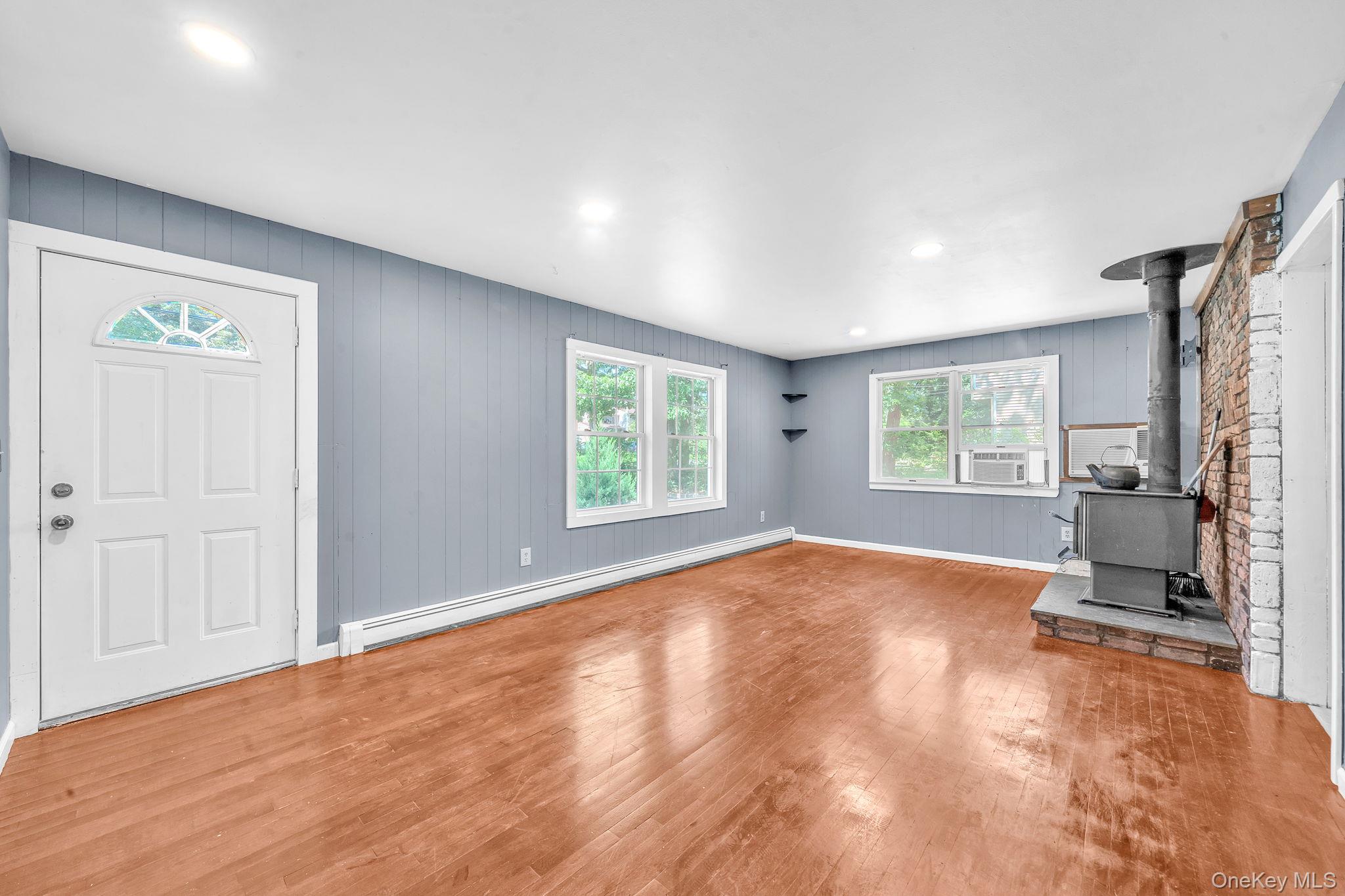 77 Elmhurst Avenue Property Photo 4
