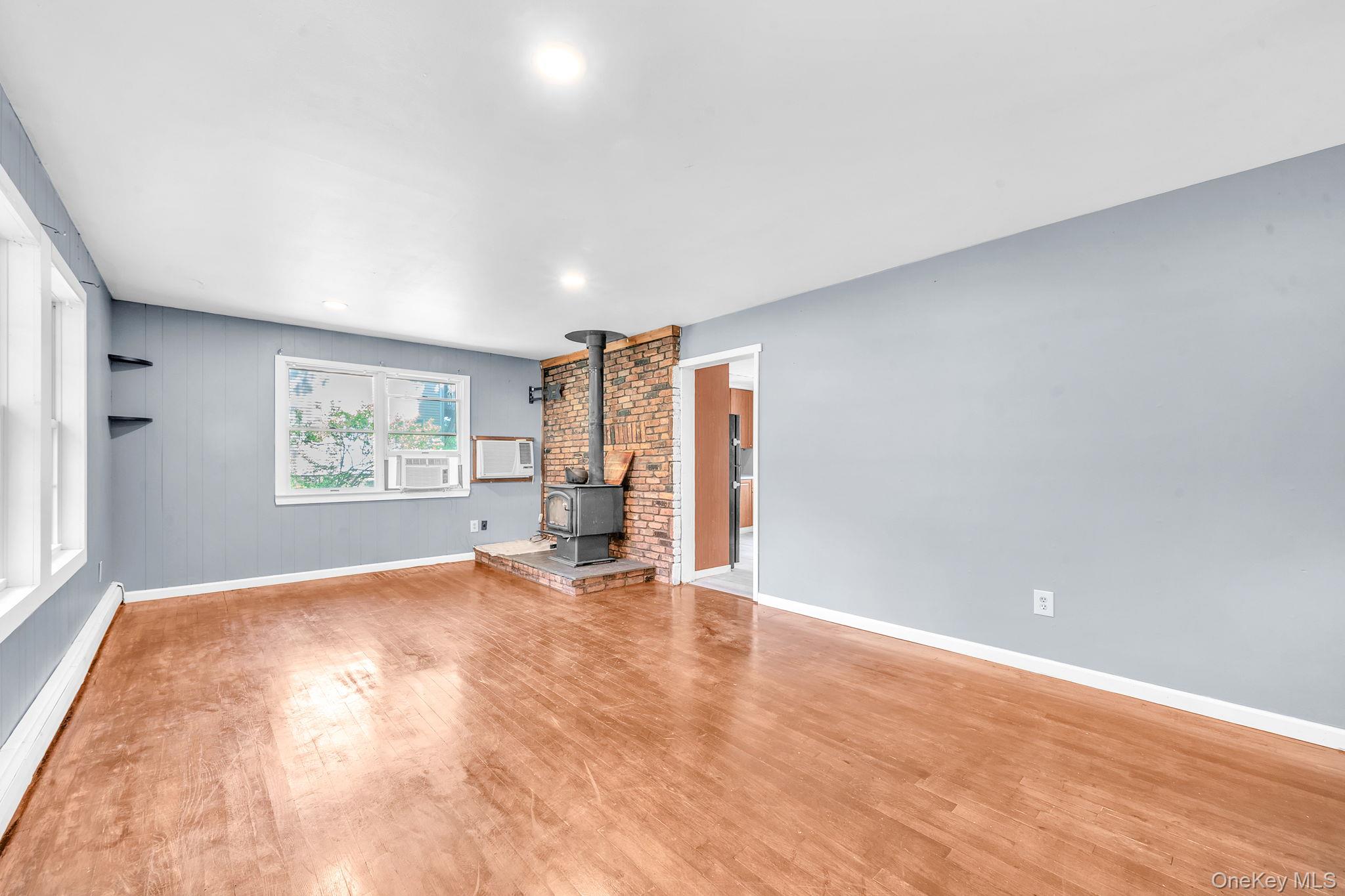 77 Elmhurst Avenue Property Photo 5