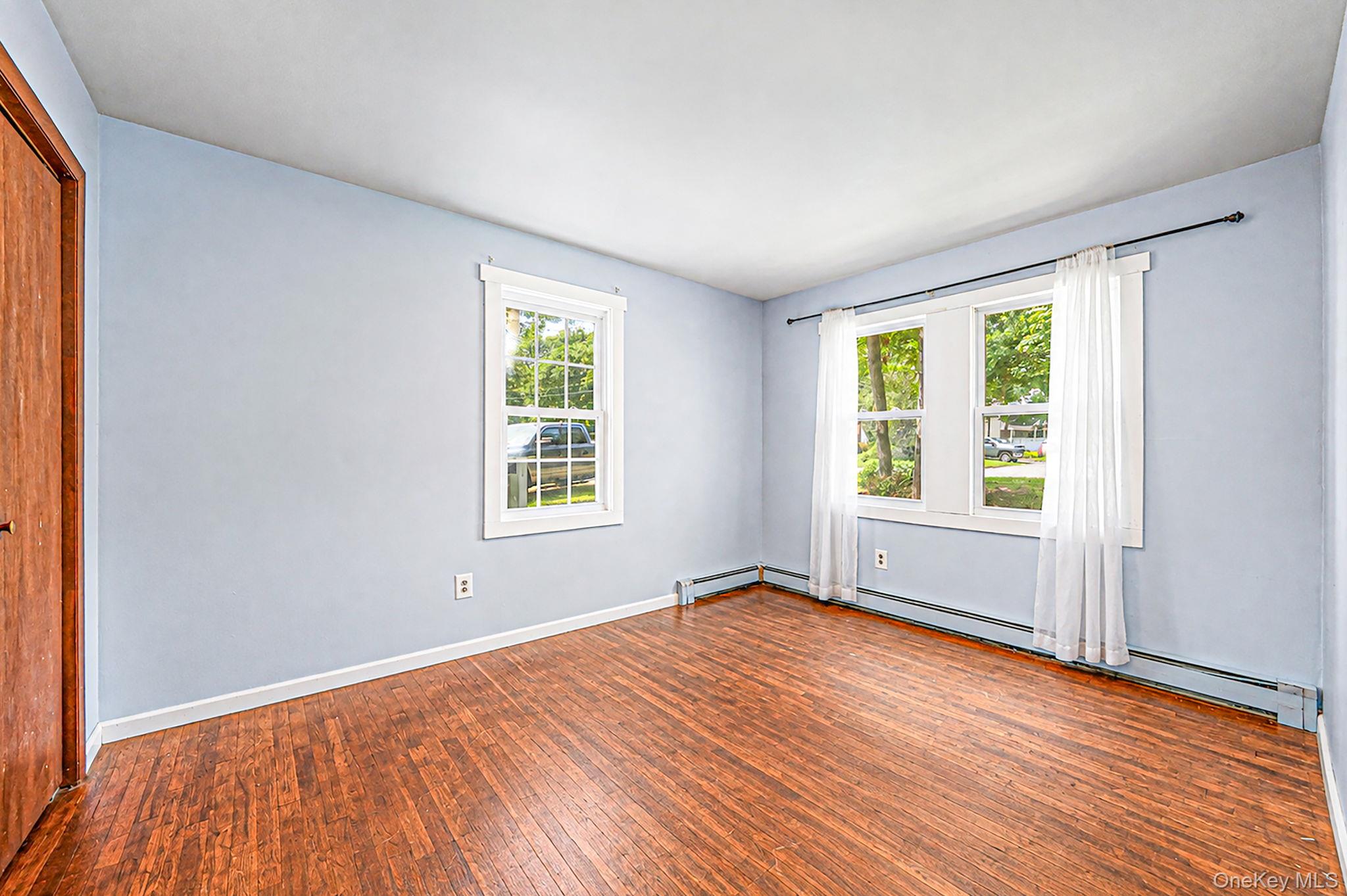 77 Elmhurst Avenue Property Photo 9